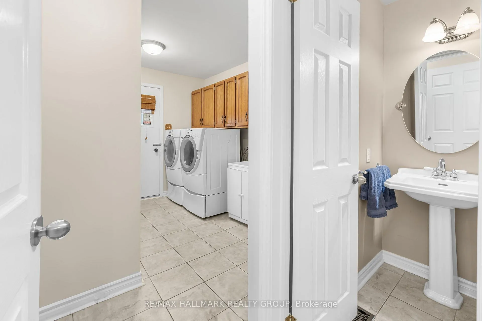 Photo 18 of 906 Chaleur Way, Ottawa, Convent Glen — HOMEH