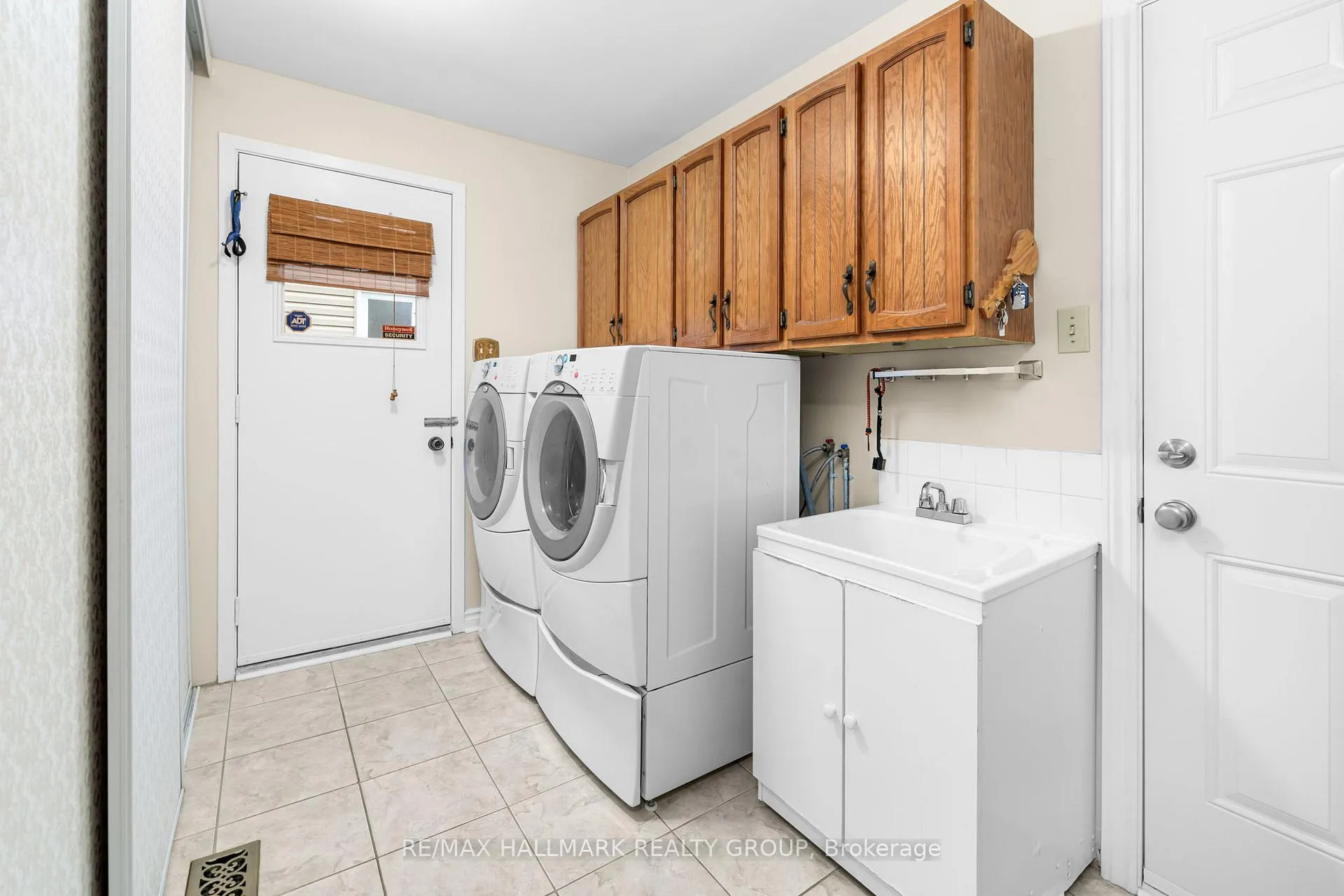 Photo 19 of 906 Chaleur Way, Ottawa, Convent Glen — HOMEH