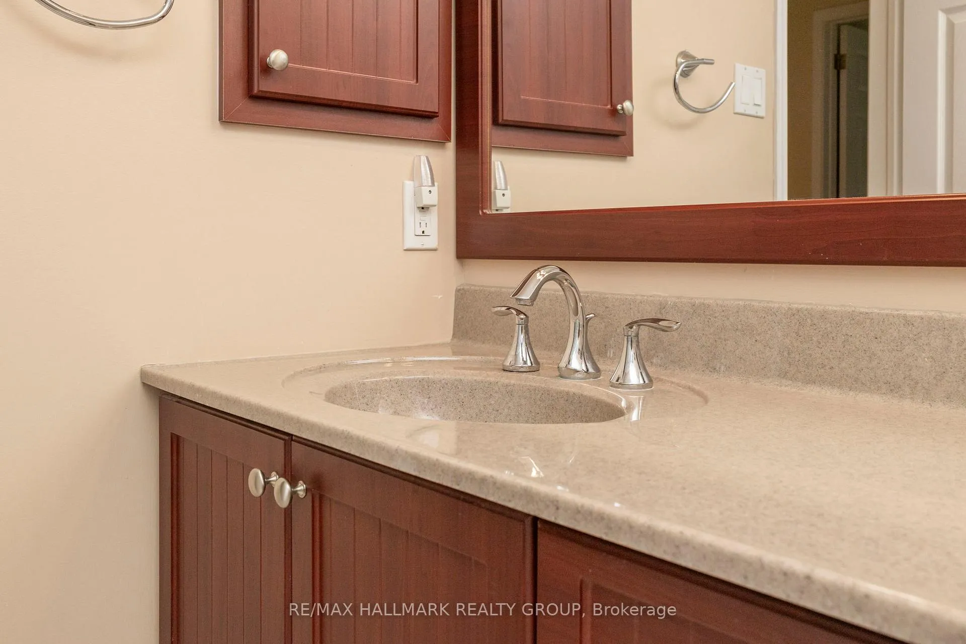 Photo 31 of 906 Chaleur Way, Ottawa, Convent Glen — HOMEH