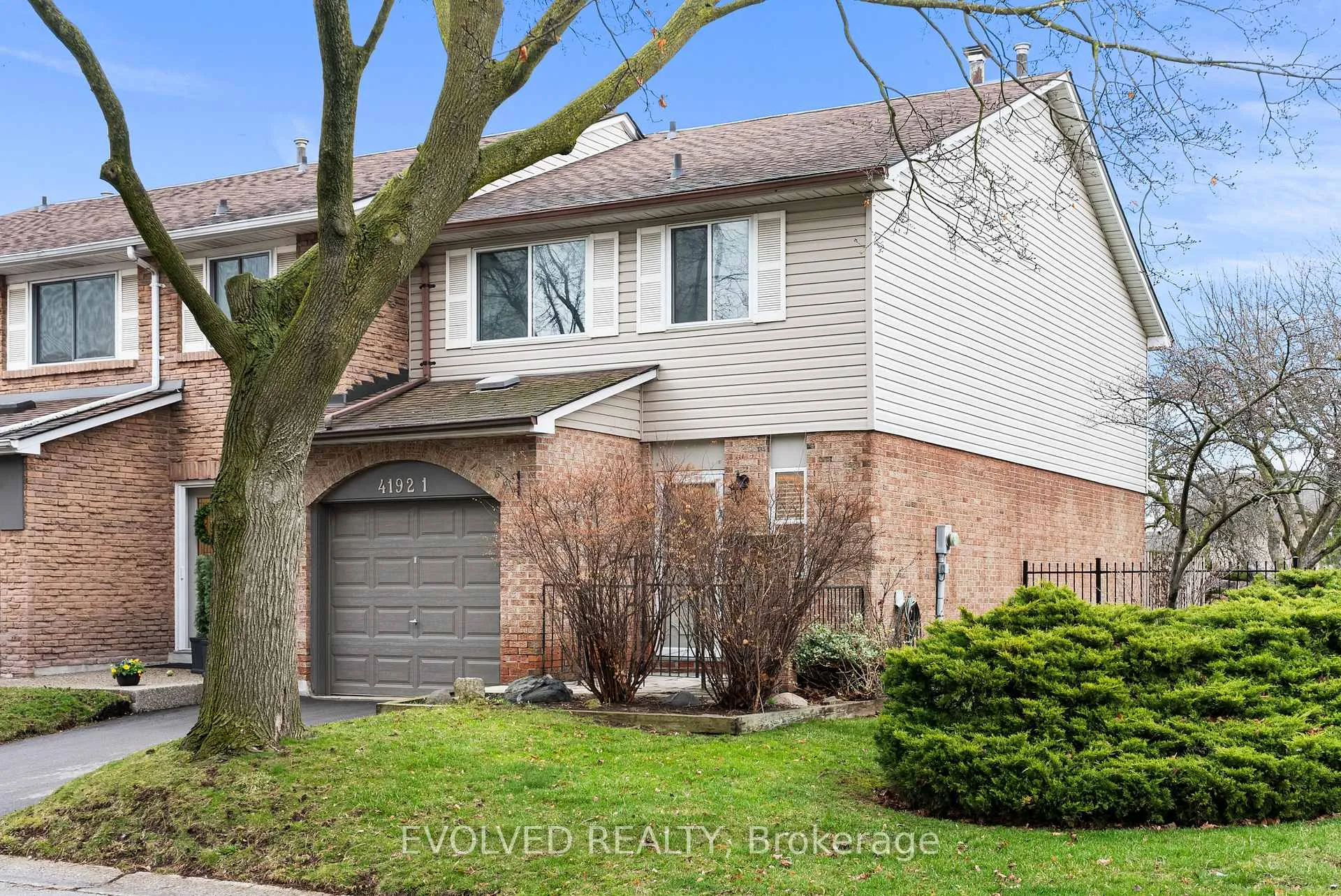 Photo 2 of Unit 1, 4192 Longmoor Drive, Burlington, Shoreacres — HOMEH