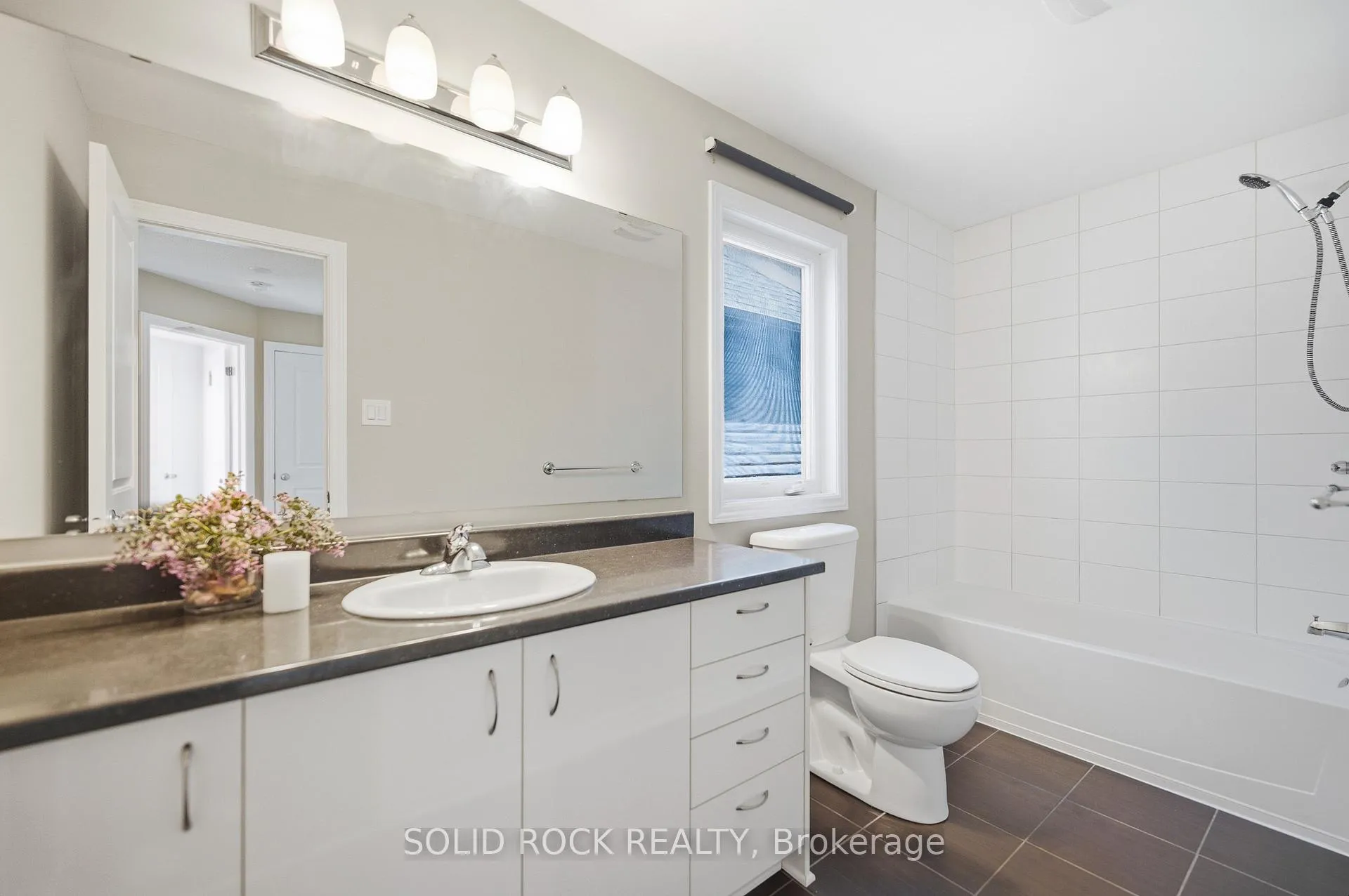 Photo 33 of 154 Westover Crescent, Ottawa, Kanata - Kanata Lakes/Heritage Hills — HOMEH