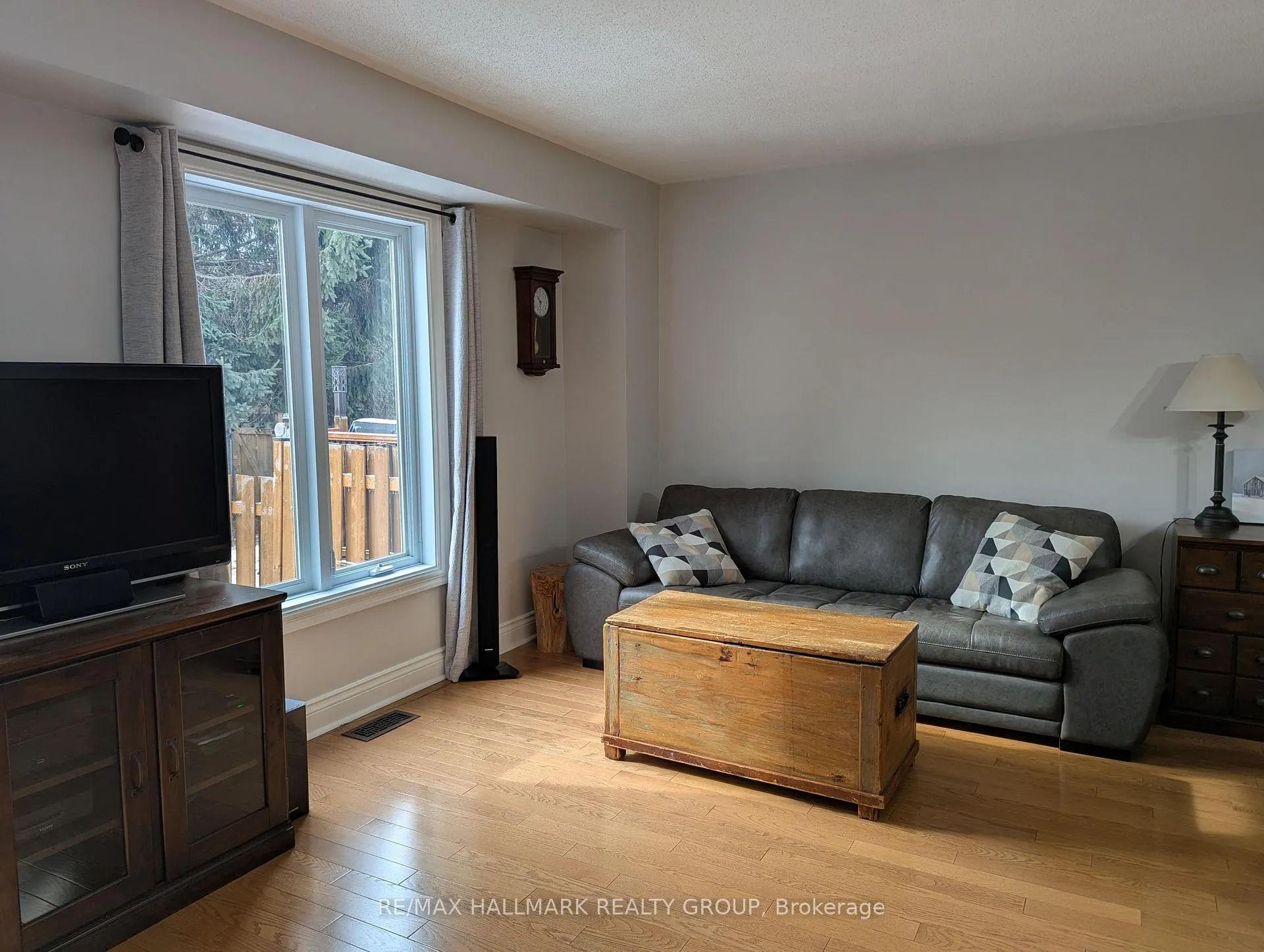 Photo 7 of 155 Markland Crescent, Ottawa, Barrhaven East — HOMEH