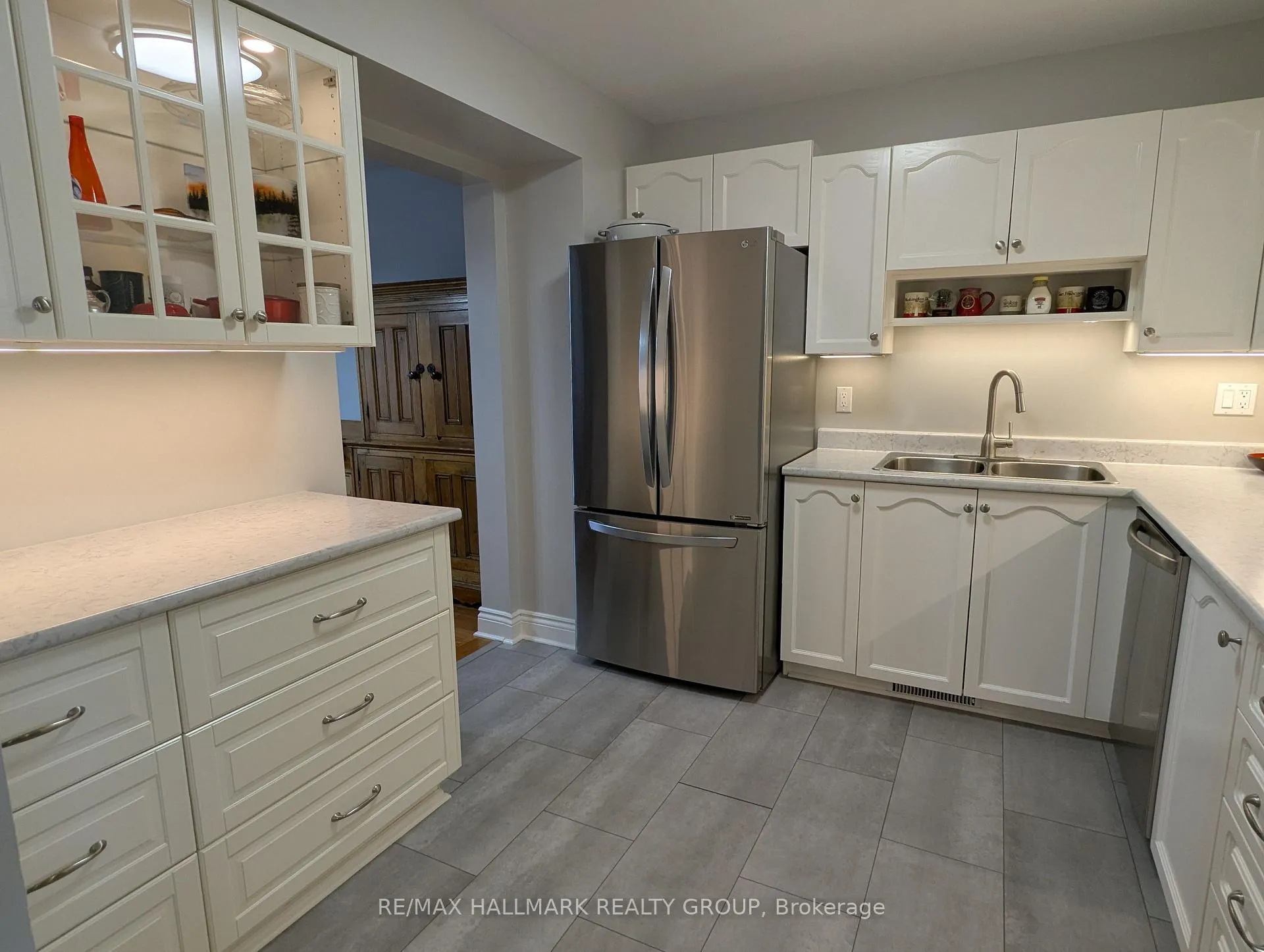 Photo 10 of 155 Markland Crescent, Ottawa, Barrhaven East — HOMEH