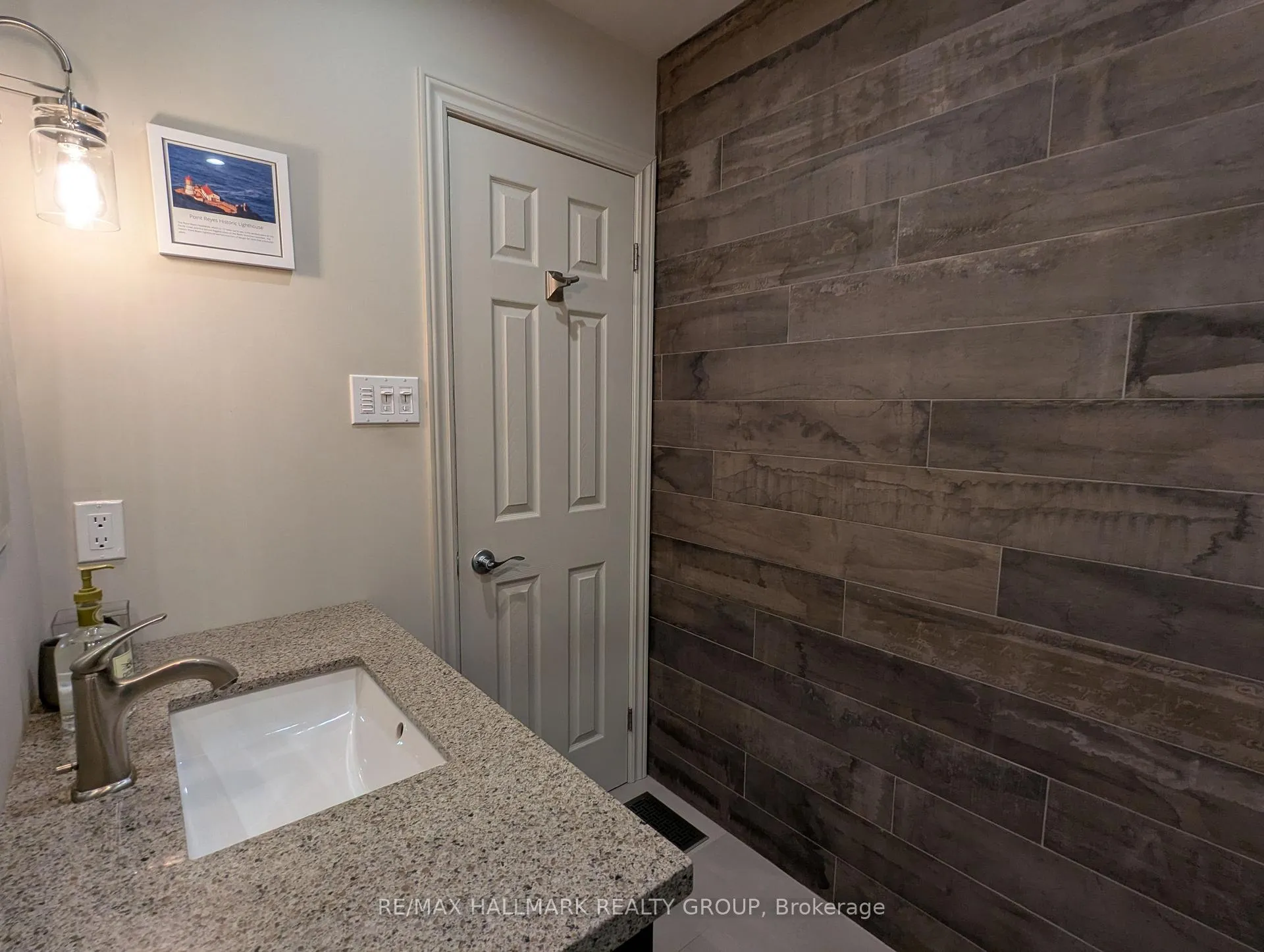 Photo 20 of 155 Markland Crescent, Ottawa, Barrhaven East — HOMEH
