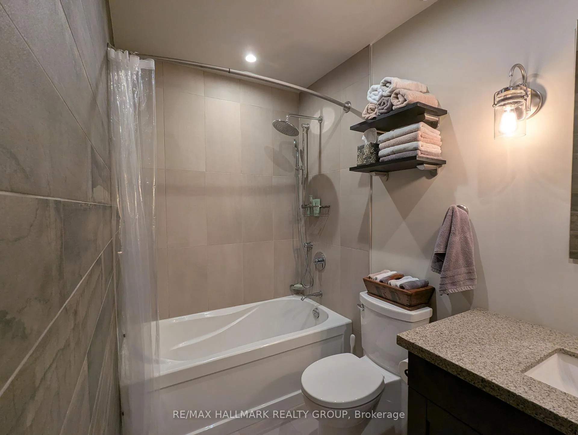 Photo 22 of 155 Markland Crescent, Ottawa, Barrhaven East — HOMEH