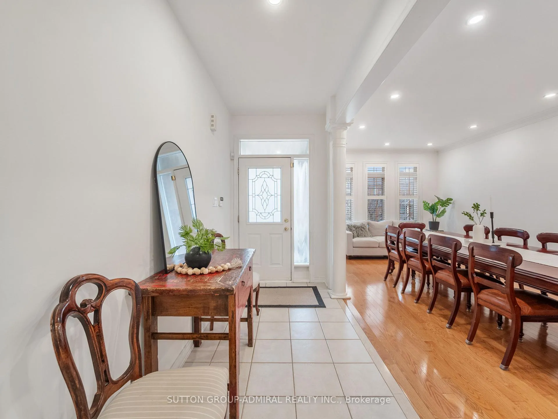 Photo 4 of 45 Chardonnay Drive, Vaughan, Patterson — HOMEH