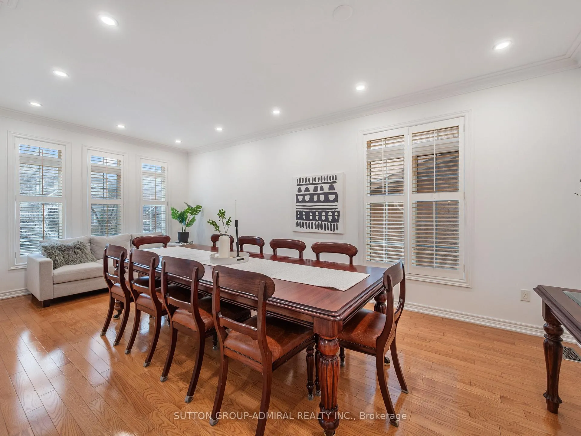 Photo 6 of 45 Chardonnay Drive, Vaughan, Patterson — HOMEH
