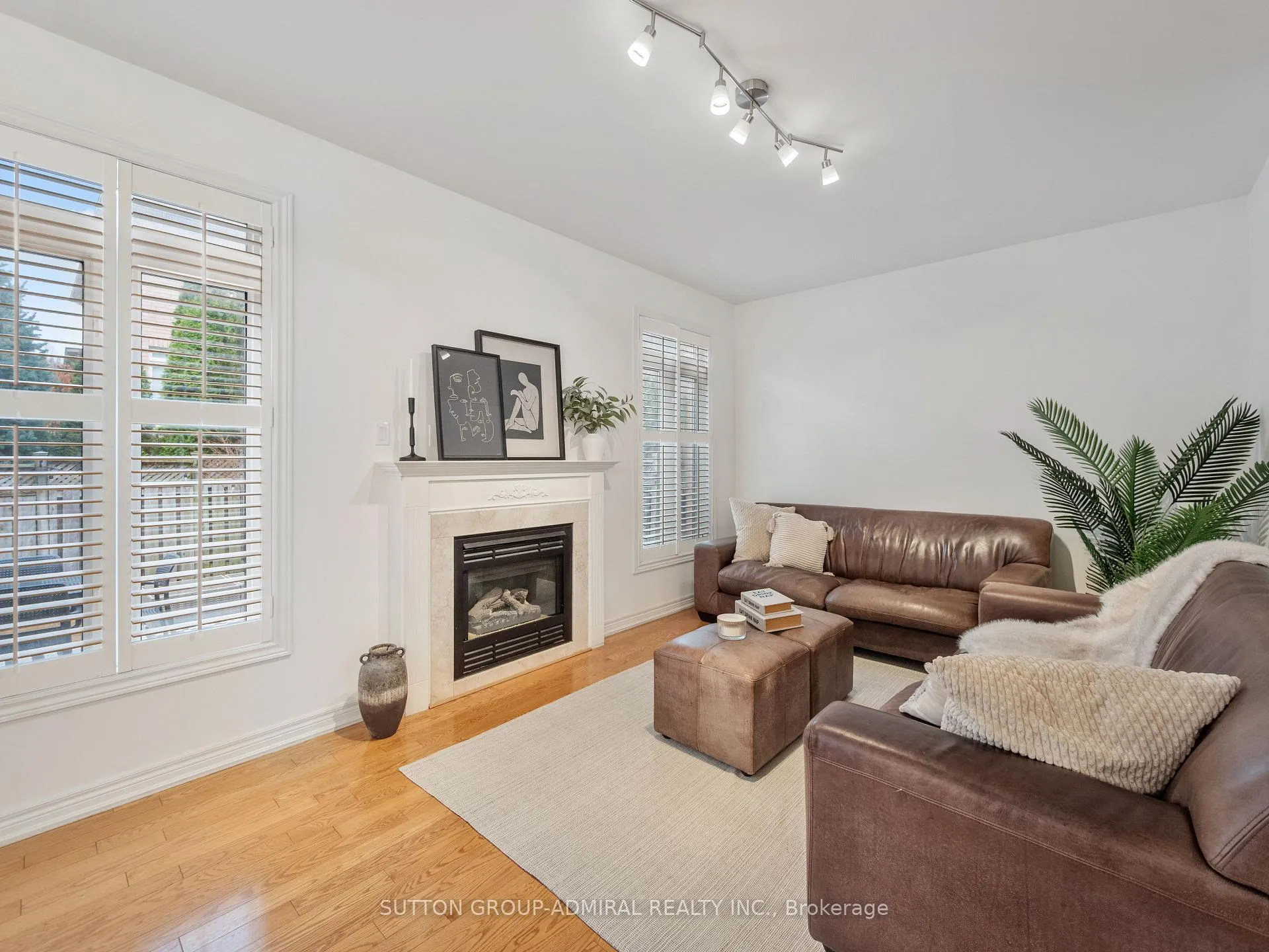 Photo 8 of 45 Chardonnay Drive, Vaughan, Patterson — HOMEH