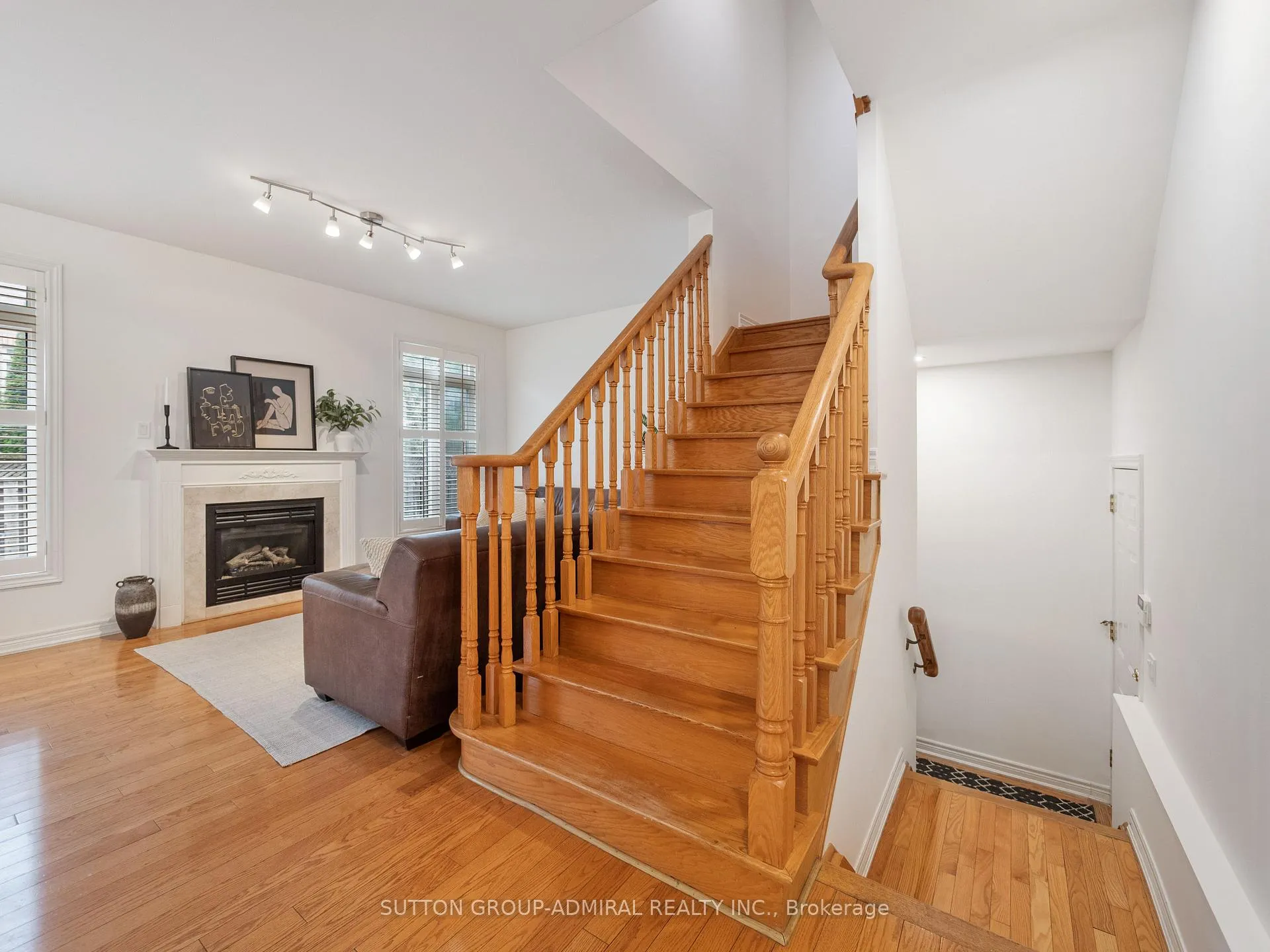 Photo 15 of 45 Chardonnay Drive, Vaughan, Patterson — HOMEH