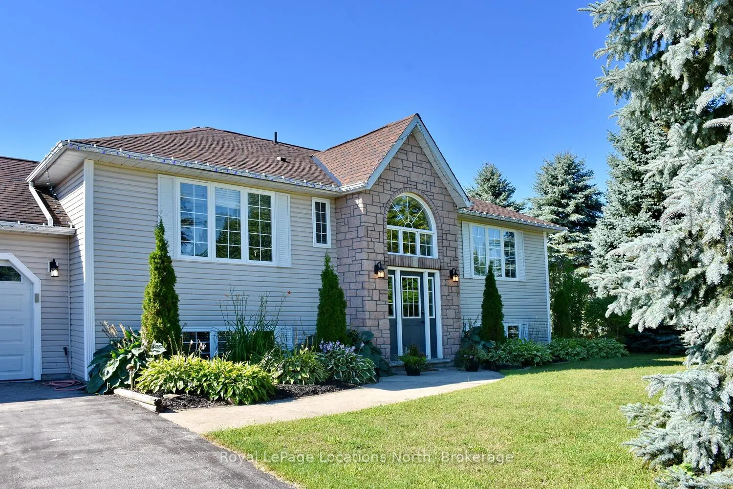 Photo 6 of 44 Donald Avenue, Clearview, Nottawa — HOMEH