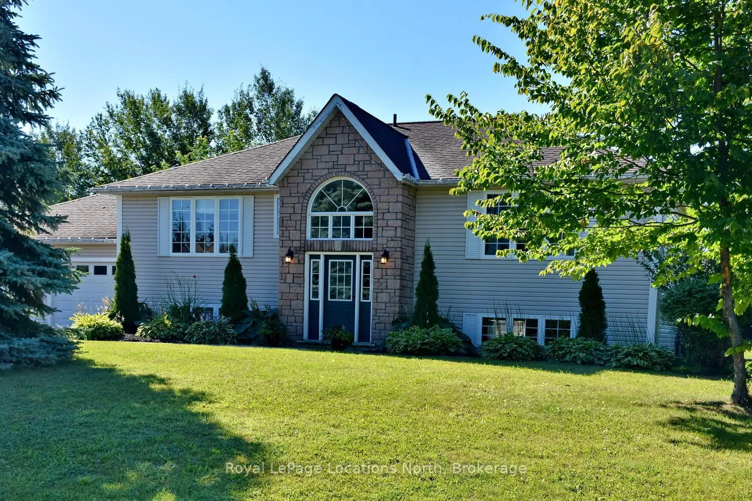 Photo 7 of 44 Donald Avenue, Clearview, Nottawa — HOMEH
