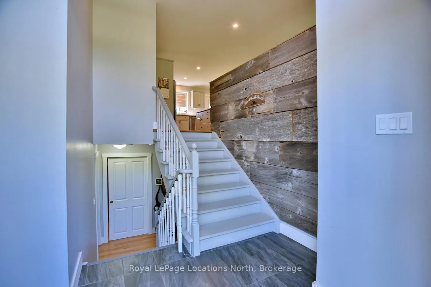 Photo 13 of 44 Donald Avenue, Clearview, Nottawa — HOMEH