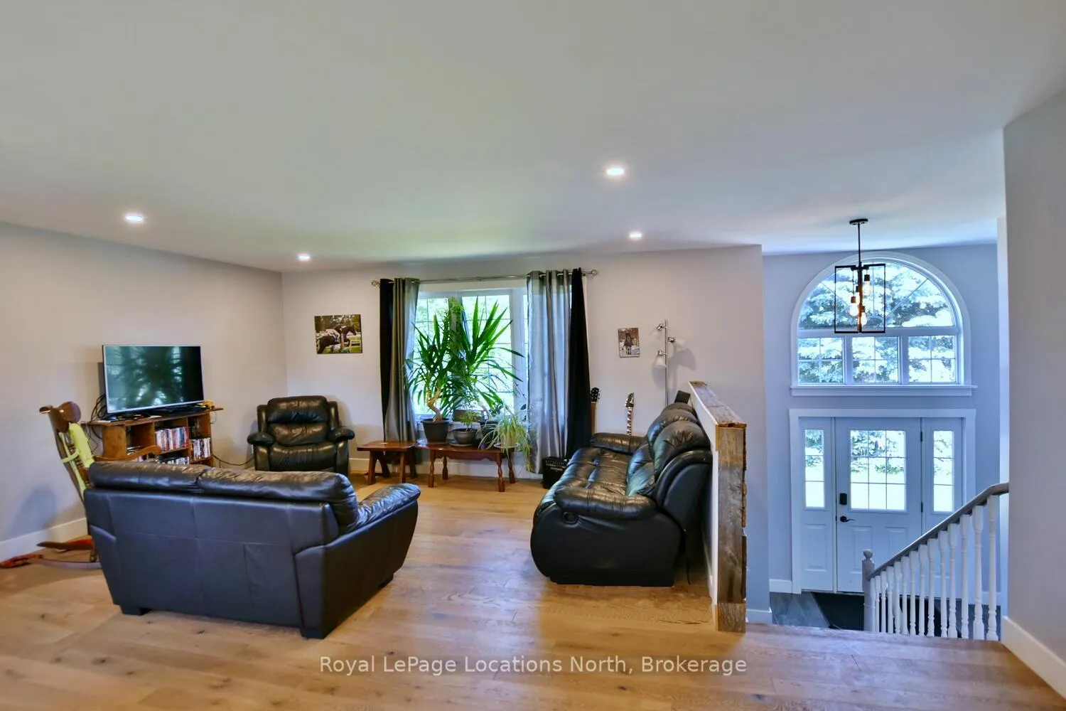 Photo 14 of 44 Donald Avenue, Clearview, Nottawa — HOMEH