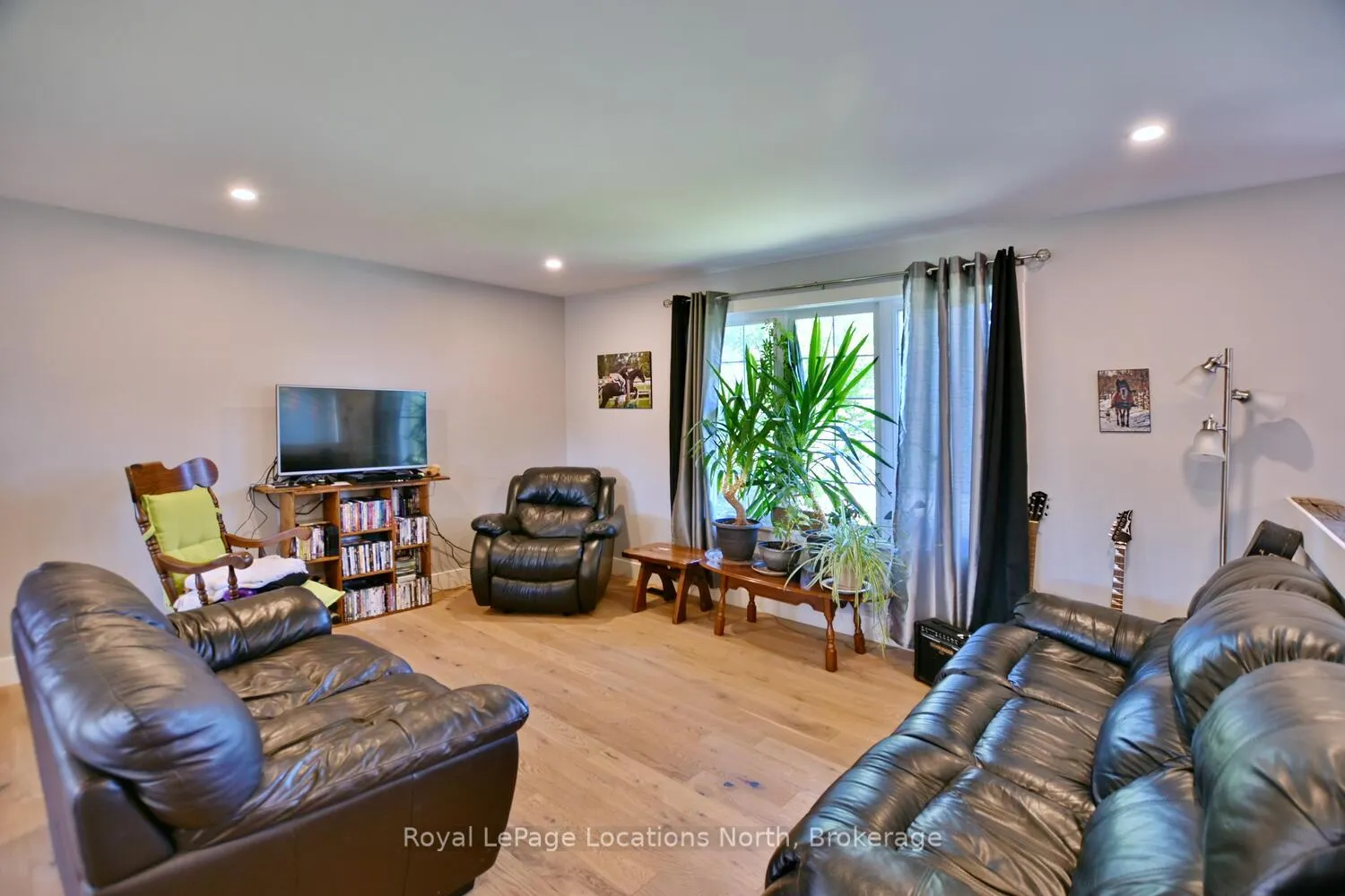 Photo 15 of 44 Donald Avenue, Clearview, Nottawa — HOMEH