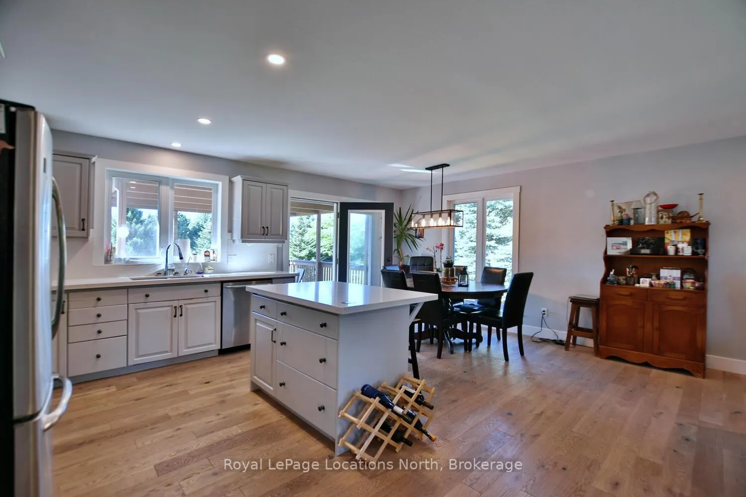 Photo 17 of 44 Donald Avenue, Clearview, Nottawa — HOMEH
