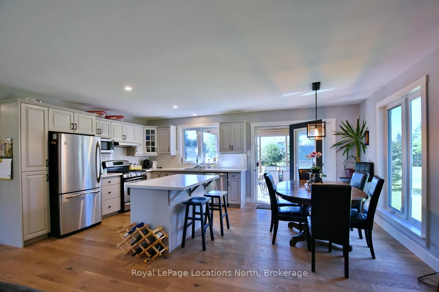 Photo 18 of 44 Donald Avenue, Clearview, Nottawa — HOMEH
