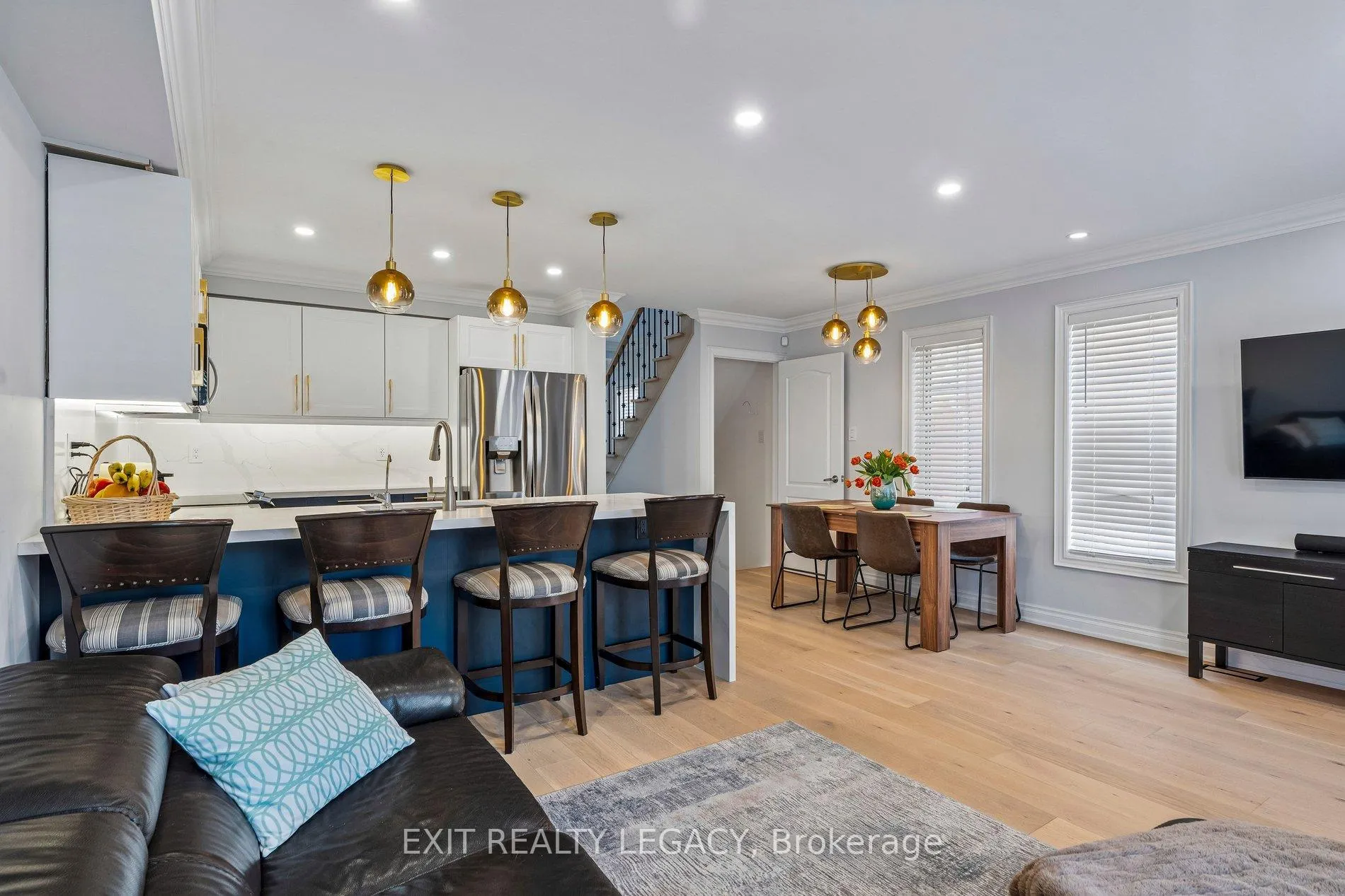 Photo 9 of 20 Lucena Crescent, Vaughan, Maple — HOMEH