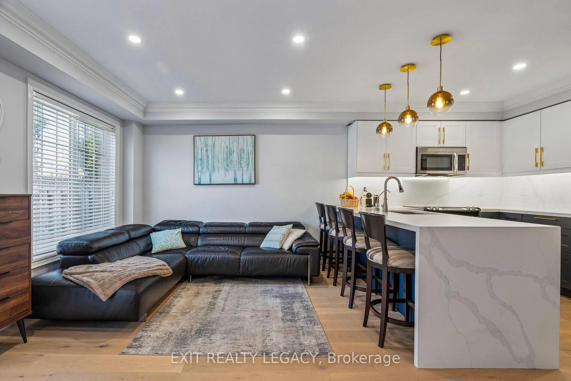 Photo 10 of 20 Lucena Crescent, Vaughan, Maple — HOMEH