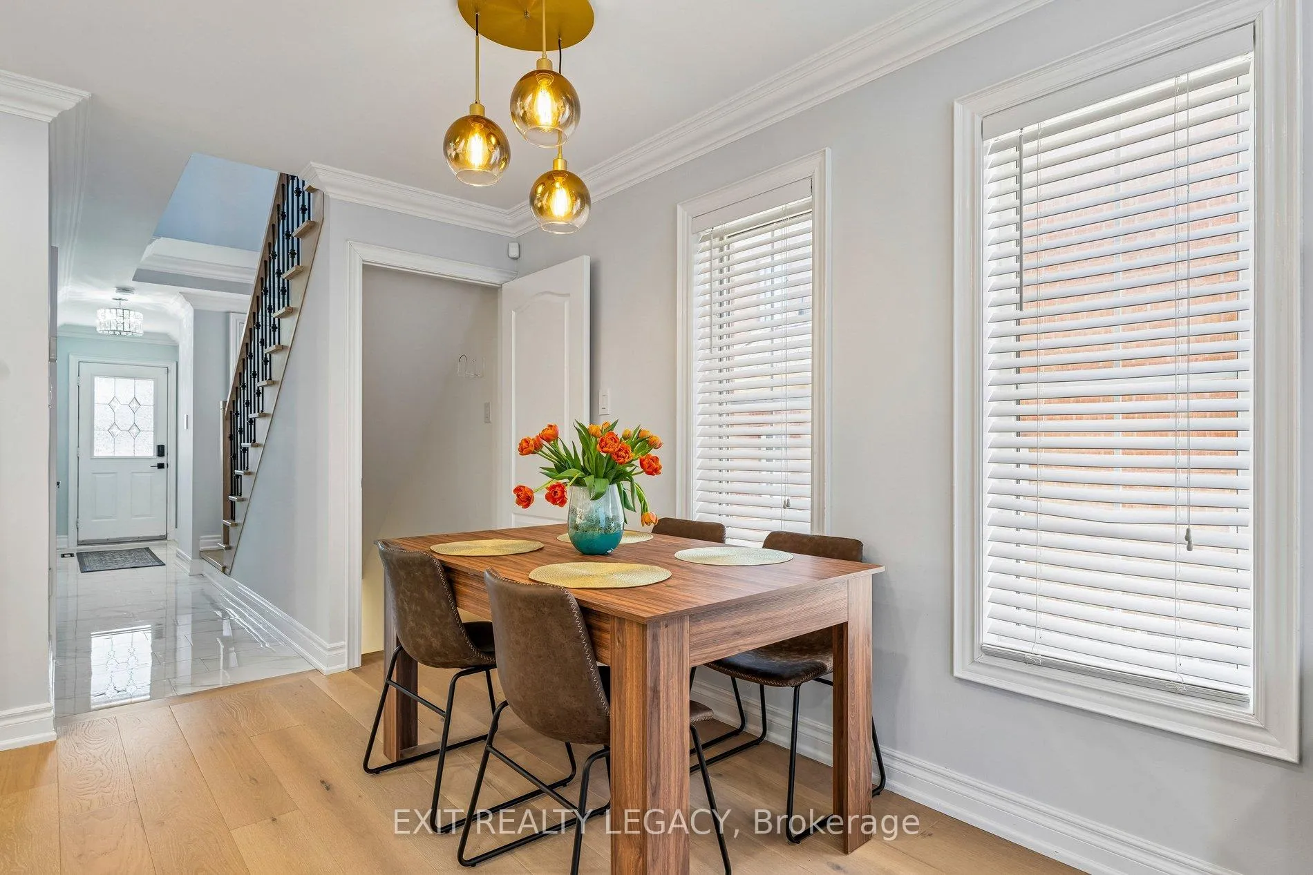 Photo 13 of 20 Lucena Crescent, Vaughan, Maple — HOMEH