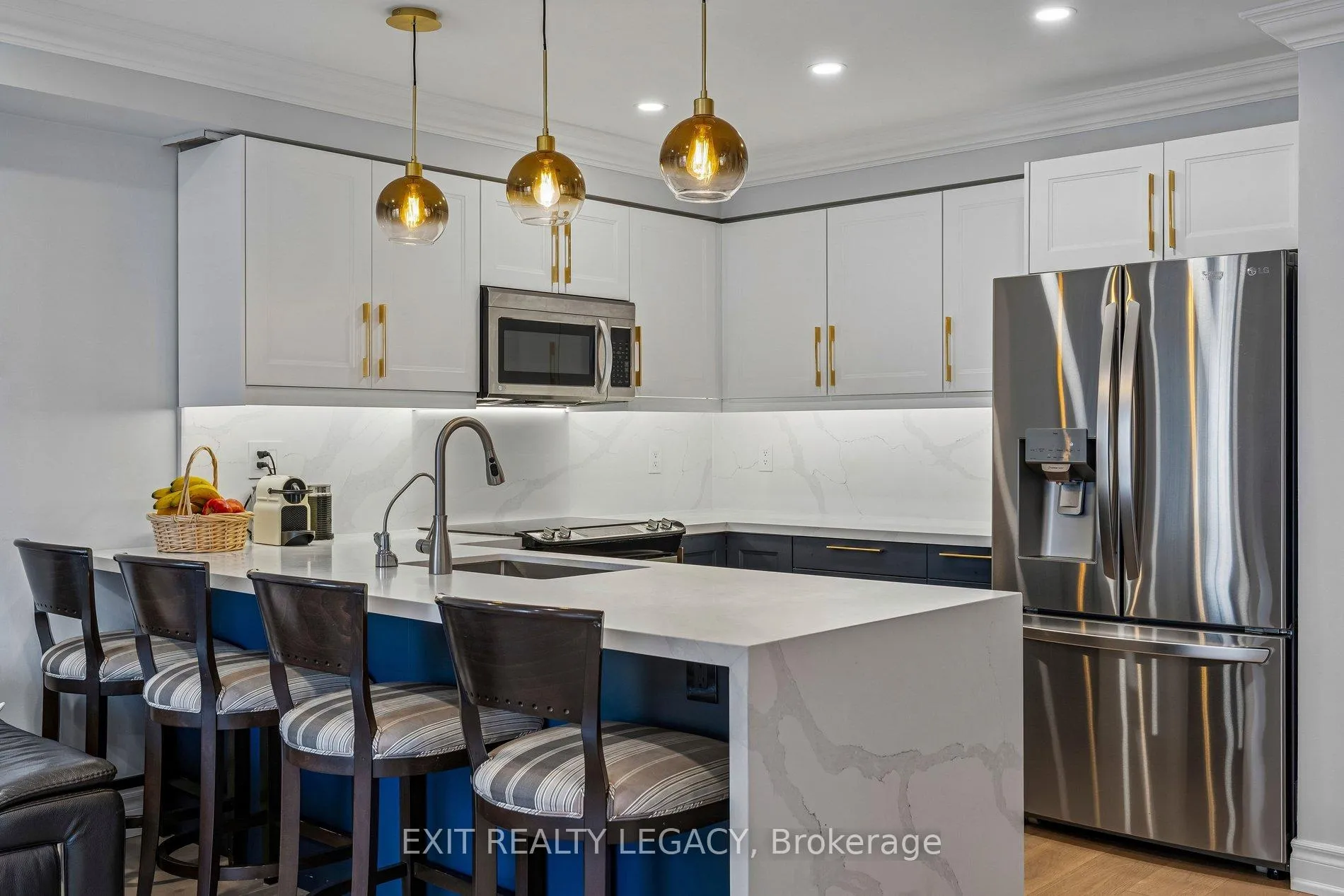 Photo 18 of 20 Lucena Crescent, Vaughan, Maple — HOMEH