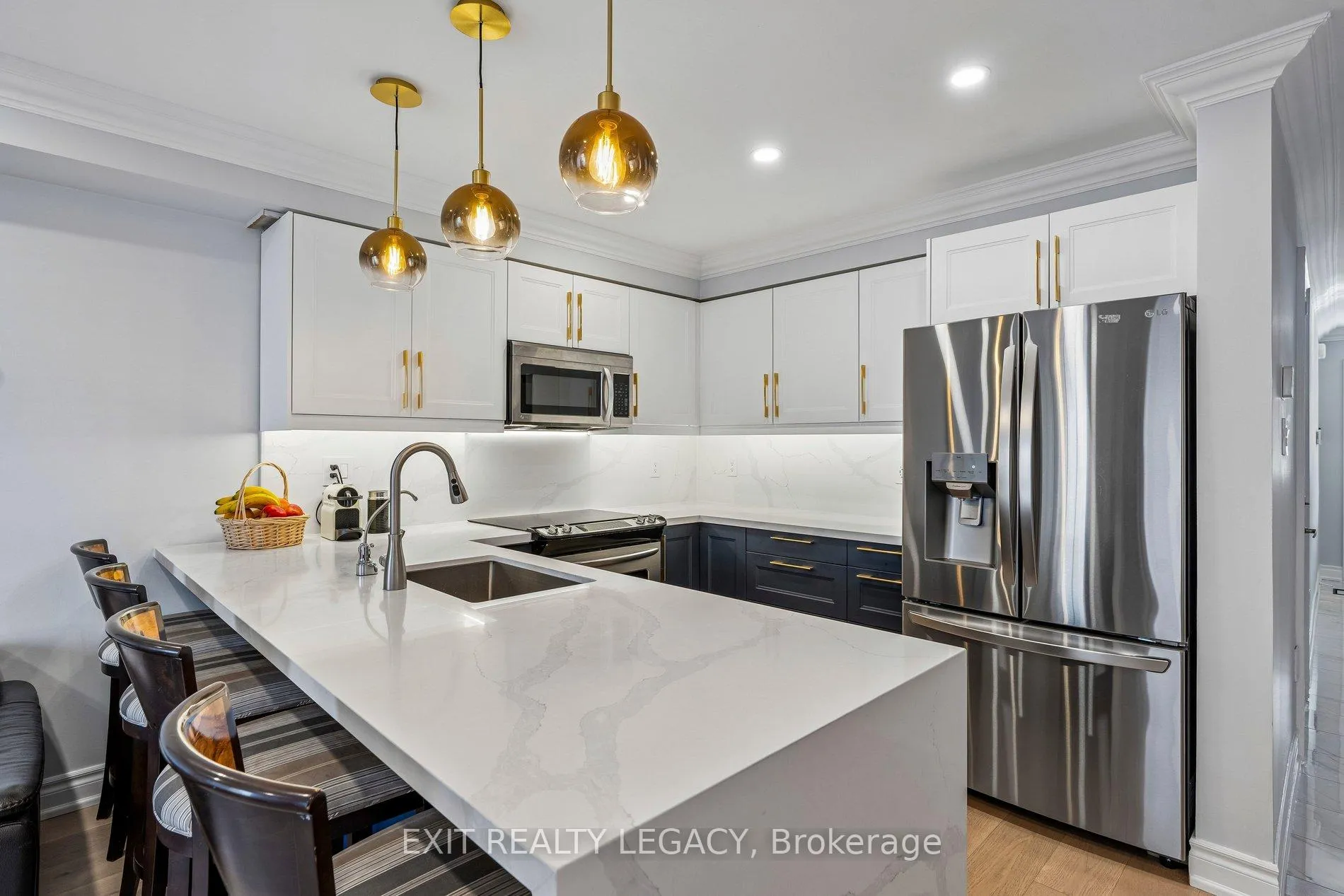 Photo 19 of 20 Lucena Crescent, Vaughan, Maple — HOMEH