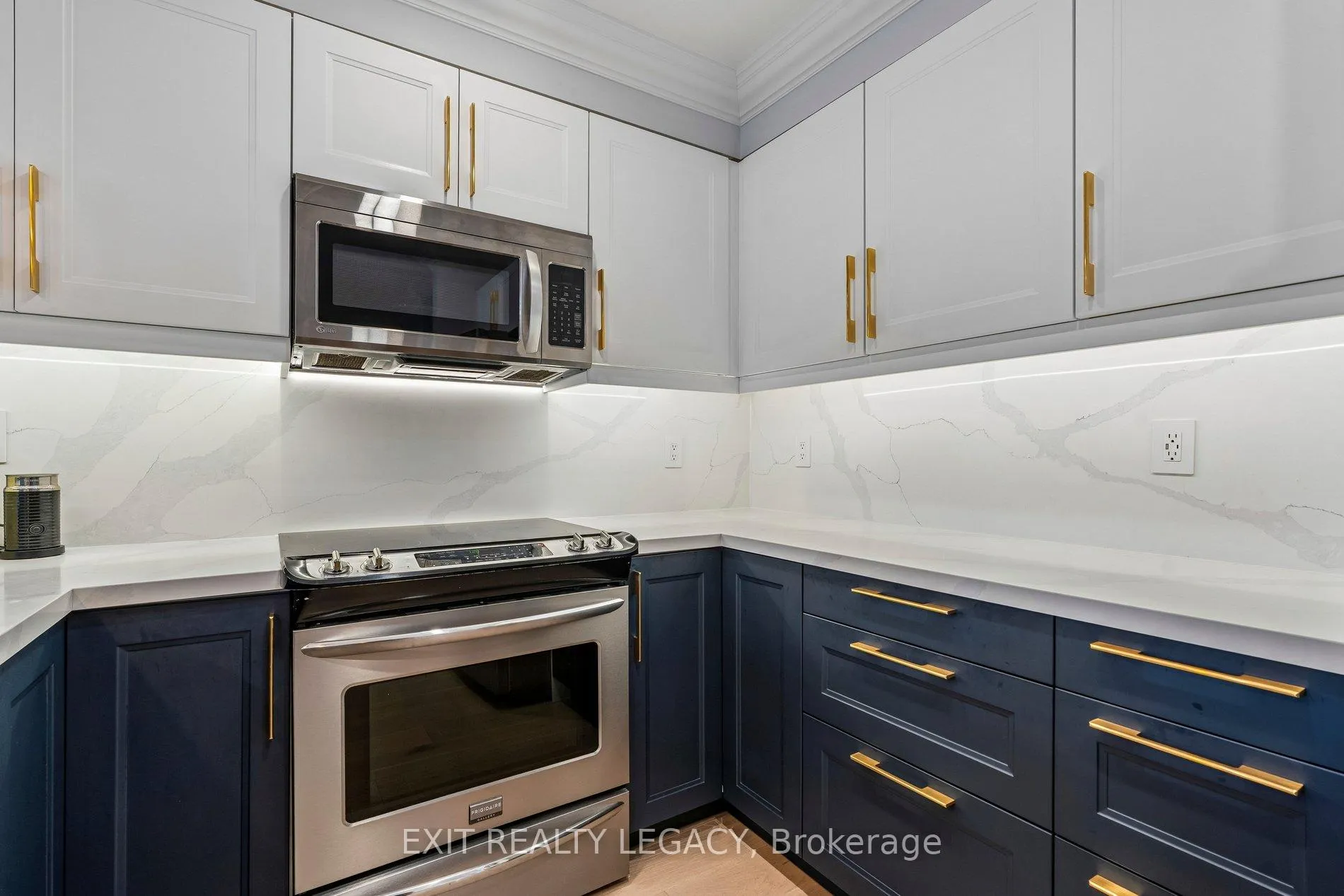 Photo 20 of 20 Lucena Crescent, Vaughan, Maple — HOMEH