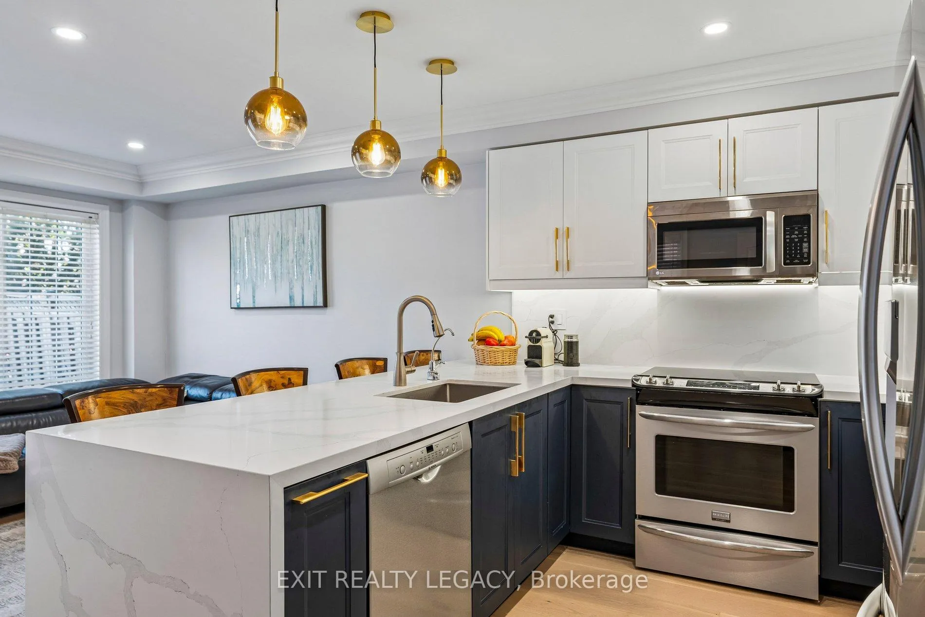 Photo 22 of 20 Lucena Crescent, Vaughan, Maple — HOMEH