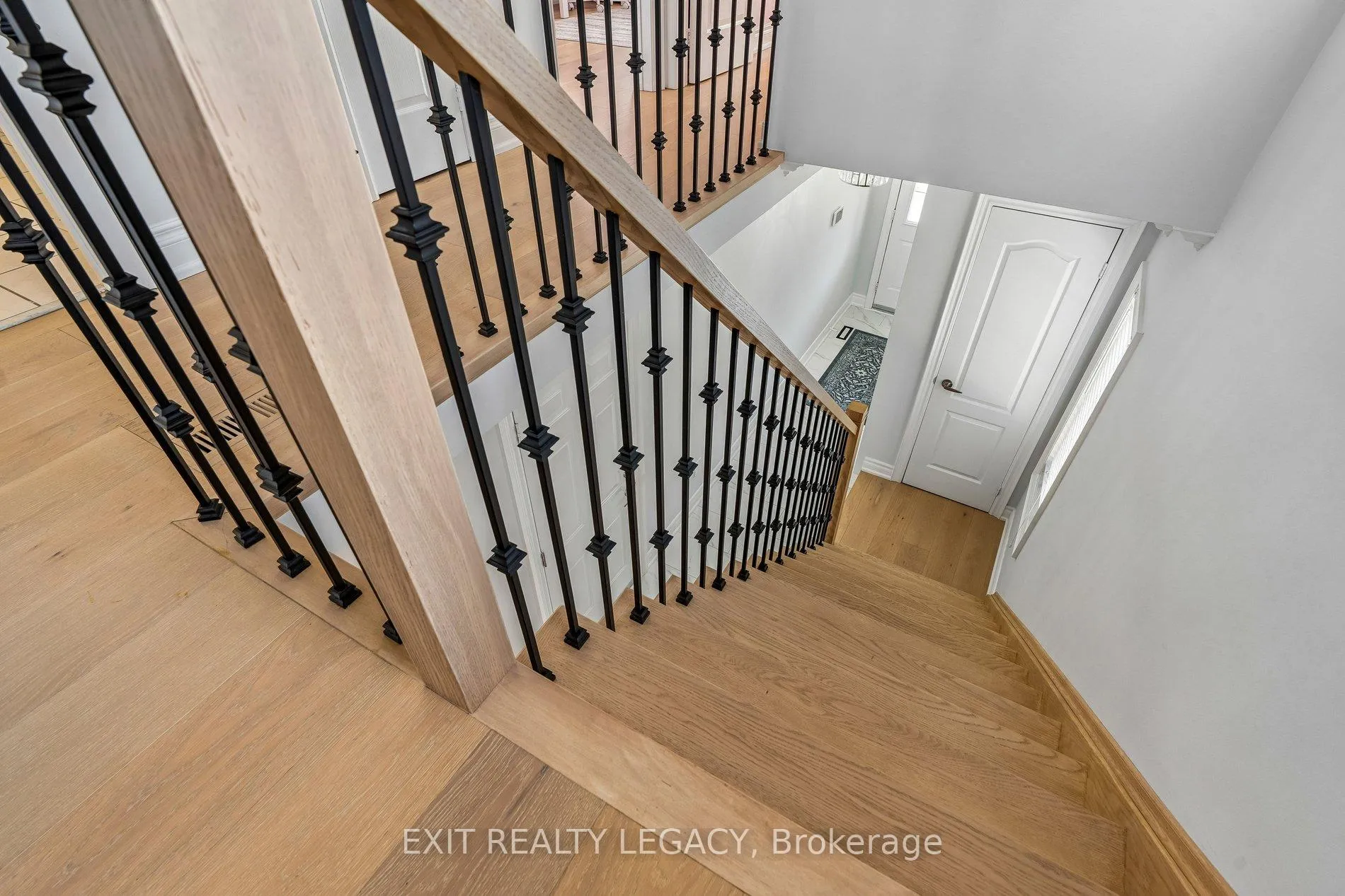 Photo 25 of 20 Lucena Crescent, Vaughan, Maple — HOMEH