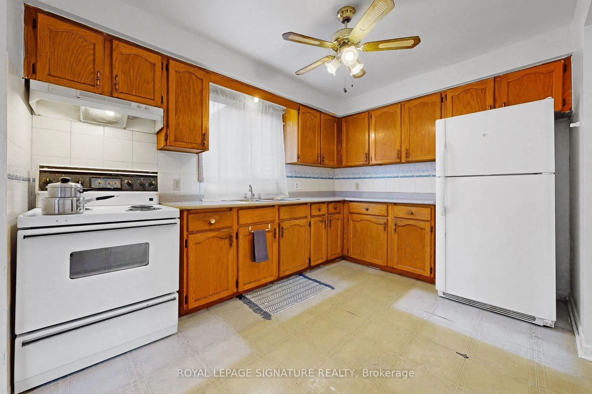 Photo 7 of 27 Rainthorpe Crescent, Scarborough, L'Amoreaux — HOMEH
