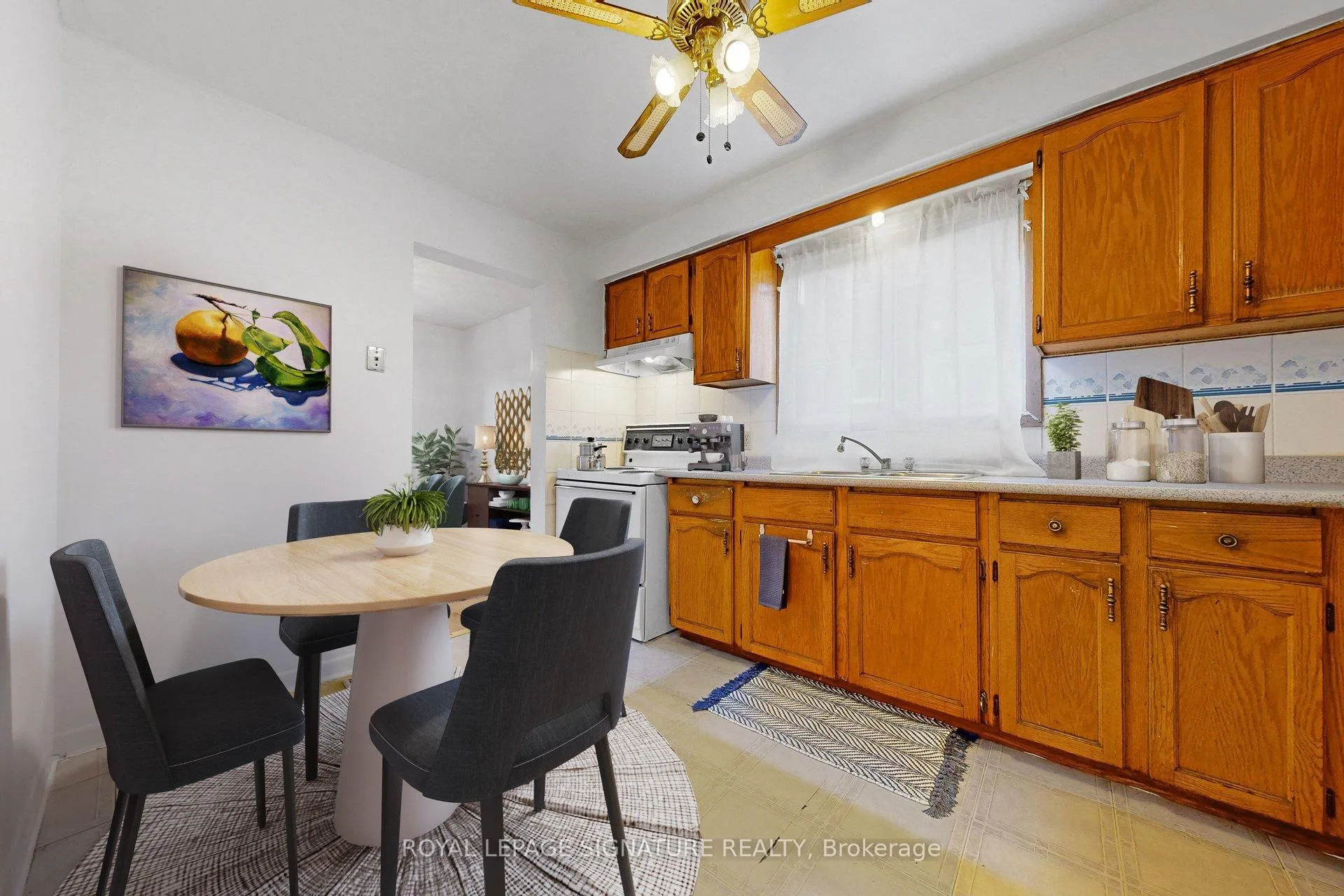 Photo 8 of 27 Rainthorpe Crescent, Scarborough, L'Amoreaux — HOMEH