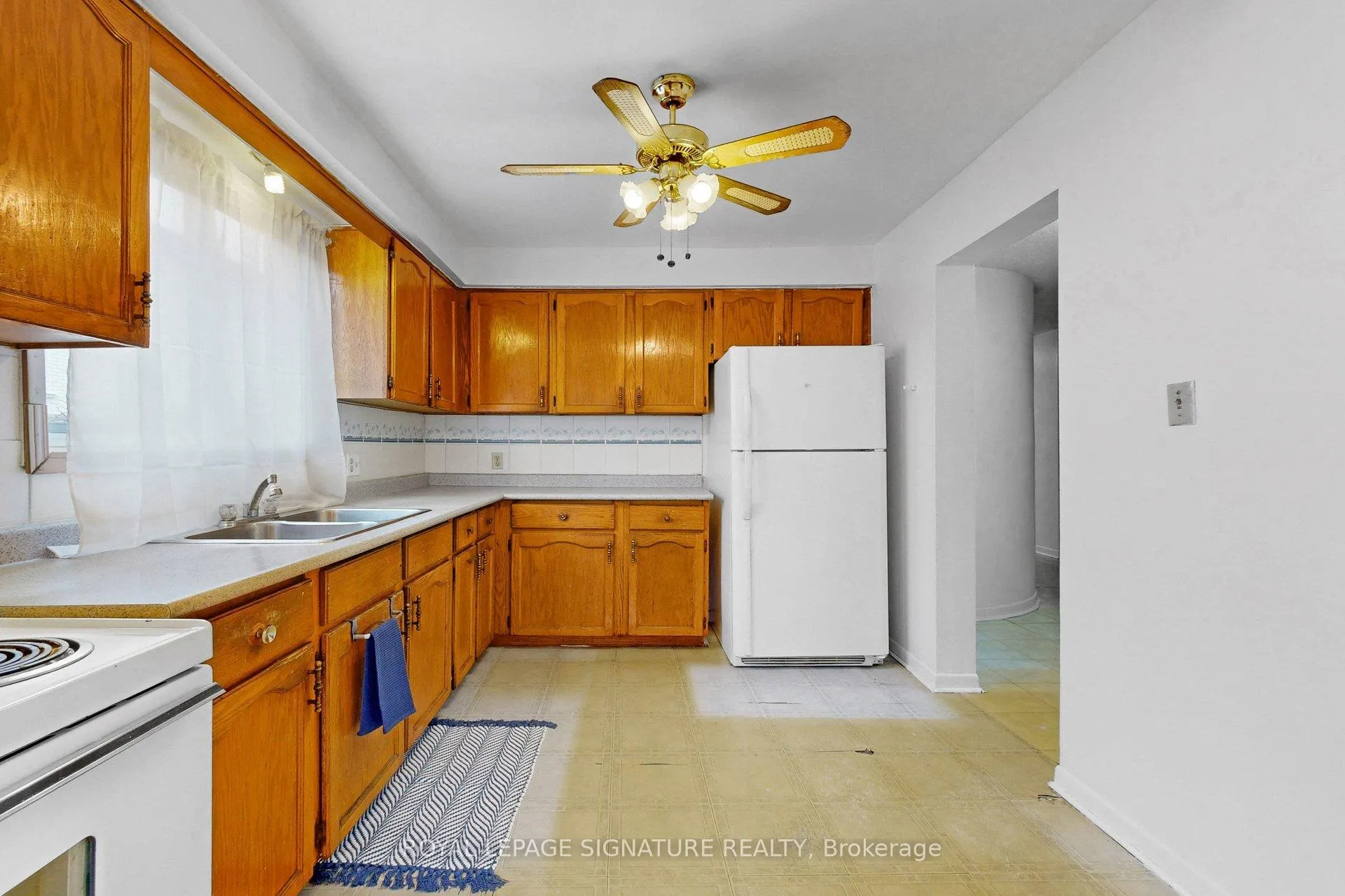 Photo 9 of 27 Rainthorpe Crescent, Scarborough, L'Amoreaux — HOMEH