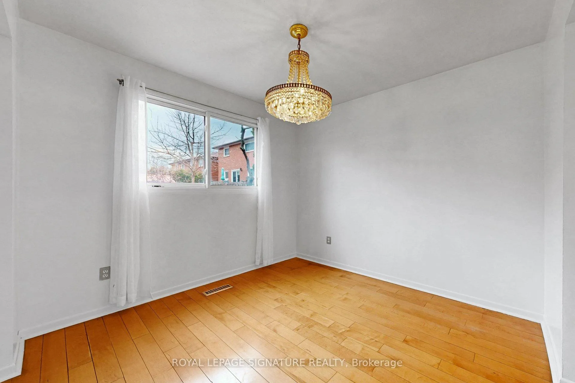 Photo 17 of 27 Rainthorpe Crescent, Scarborough, L'Amoreaux — HOMEH