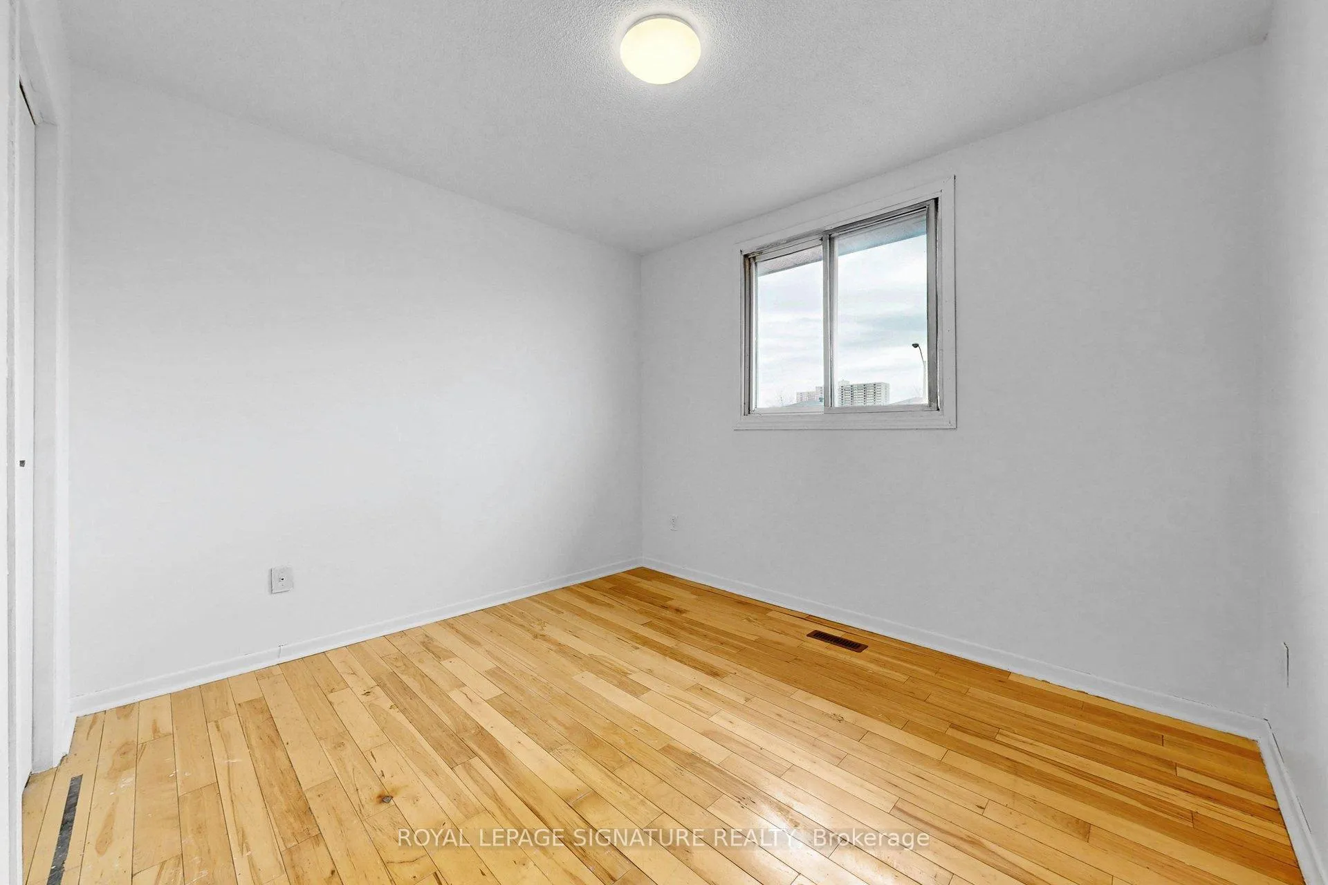 Photo 29 of 27 Rainthorpe Crescent, Scarborough, L'Amoreaux — HOMEH