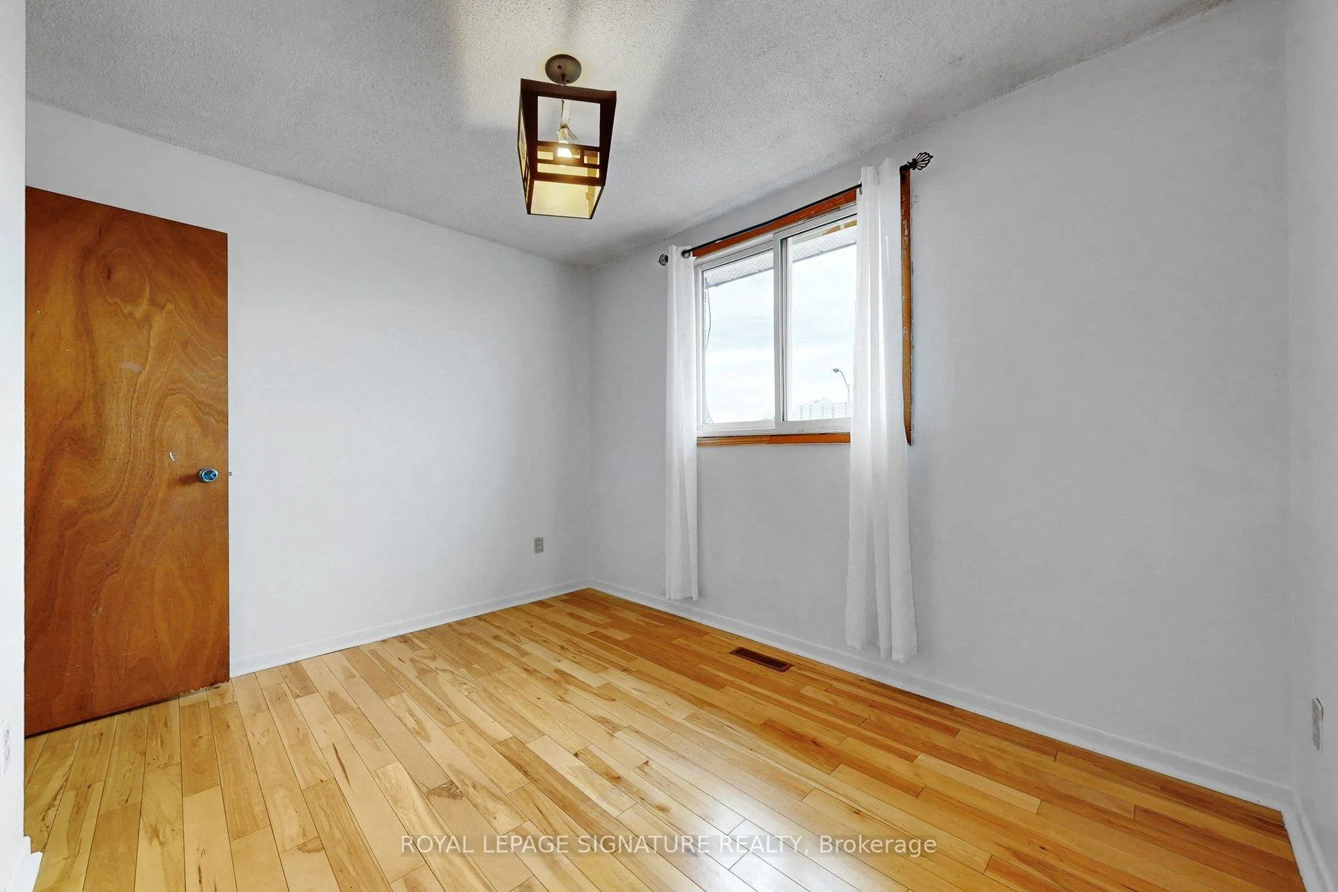 Photo 32 of 27 Rainthorpe Crescent, Scarborough, L'Amoreaux — HOMEH