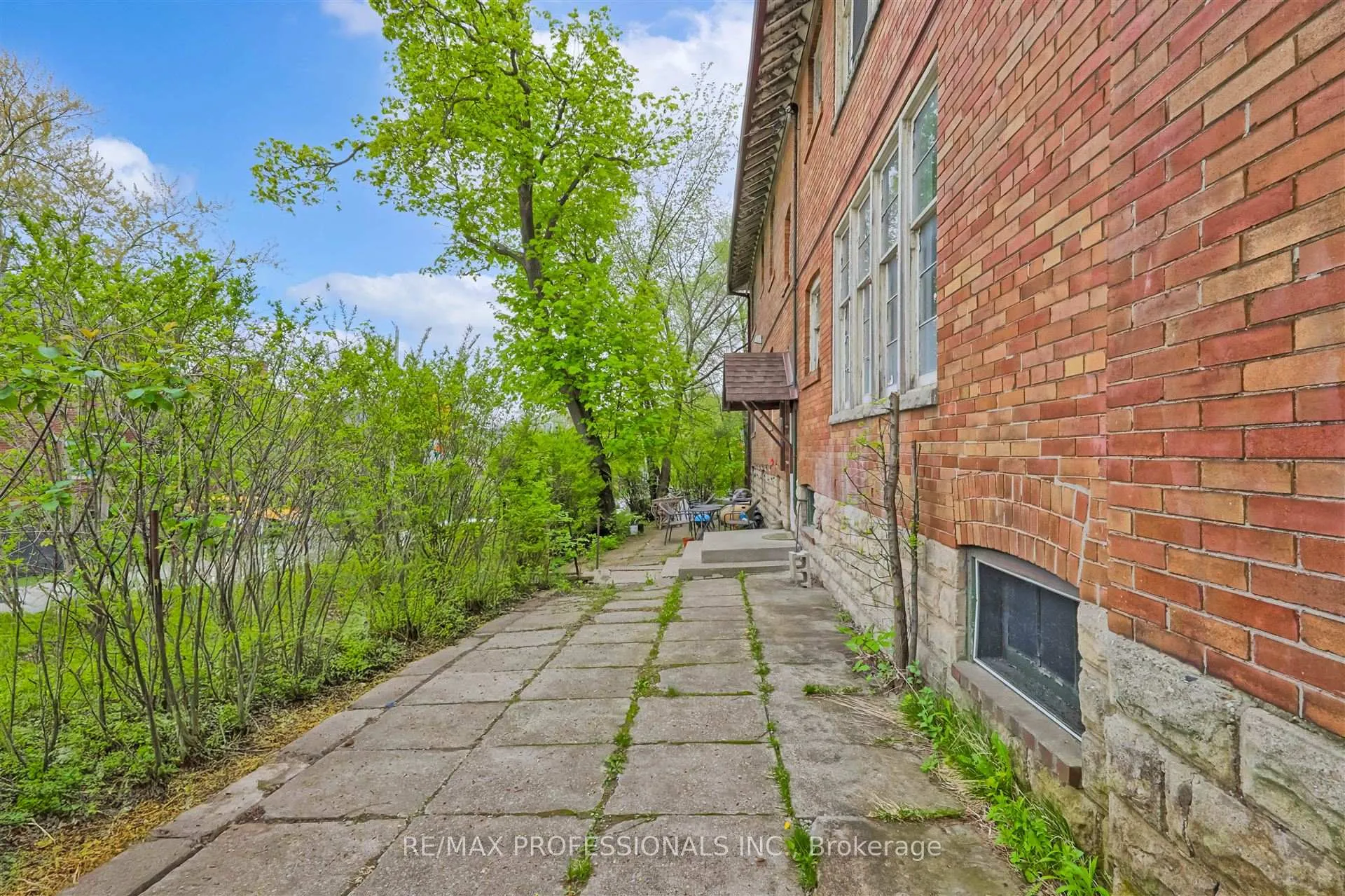 Photo 7 of 1131 &1131A Avenue Road, Toronto, Lawrence Park South — HOMEH