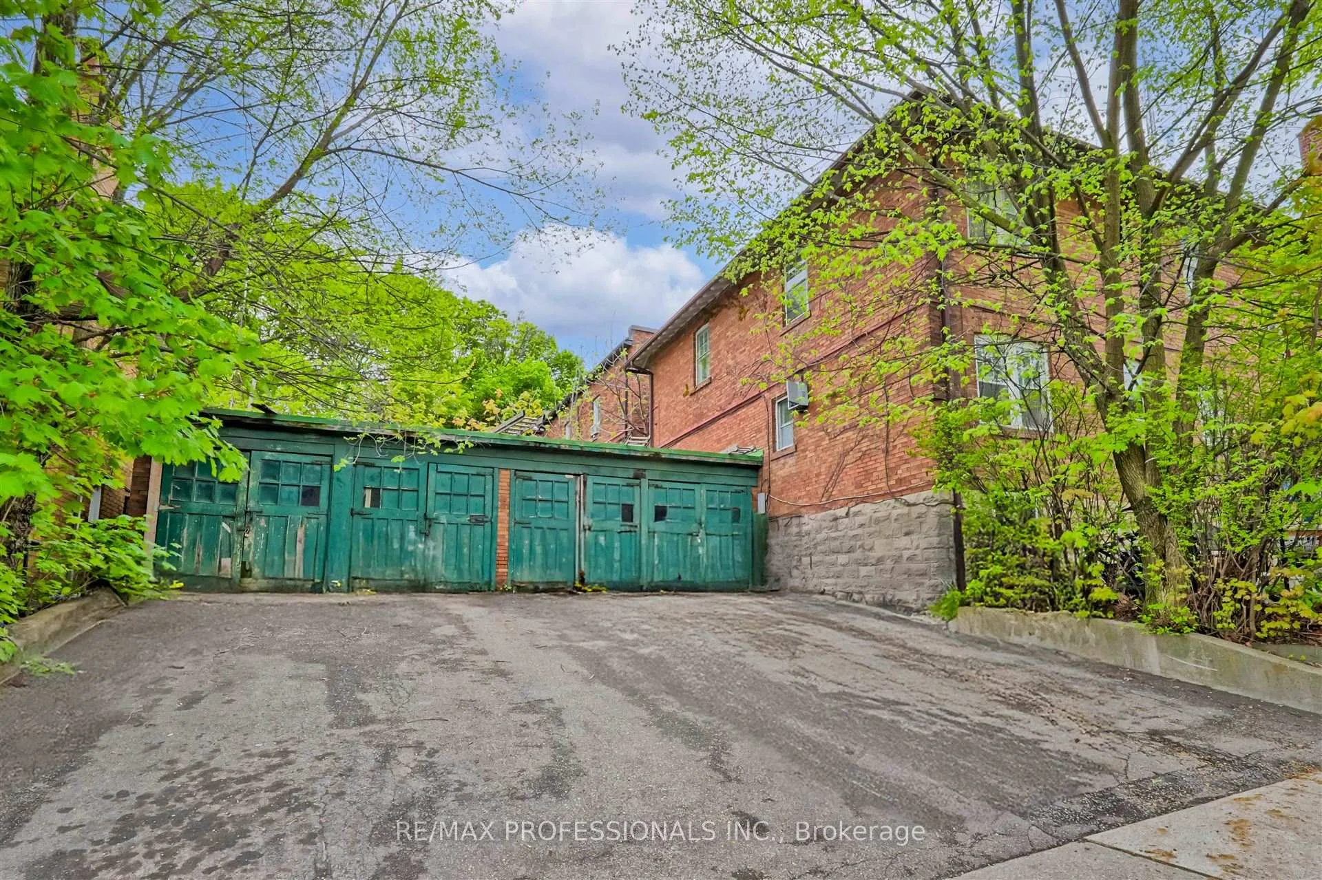 Photo 8 of 1131 &1131A Avenue Road, Toronto, Lawrence Park South — HOMEH