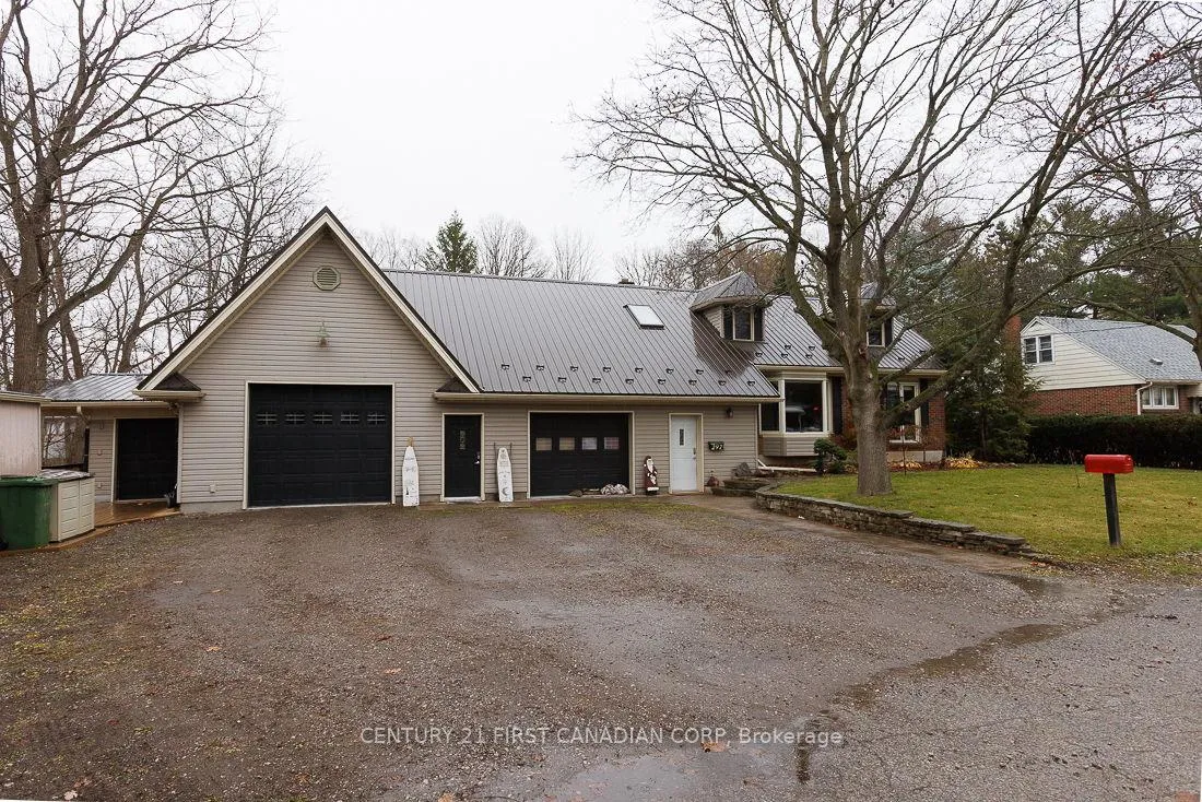 Photo 2 of 297 Alma Street, St. Thomas — HOMEH