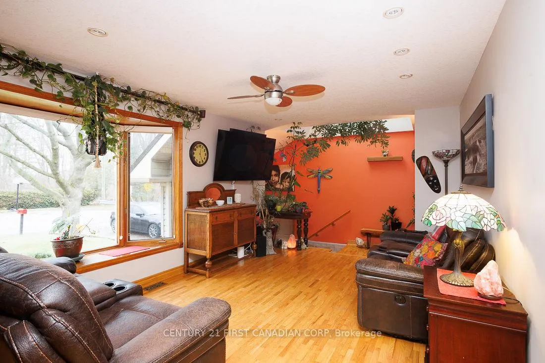 Photo 6 of 297 Alma Street, St. Thomas — HOMEH