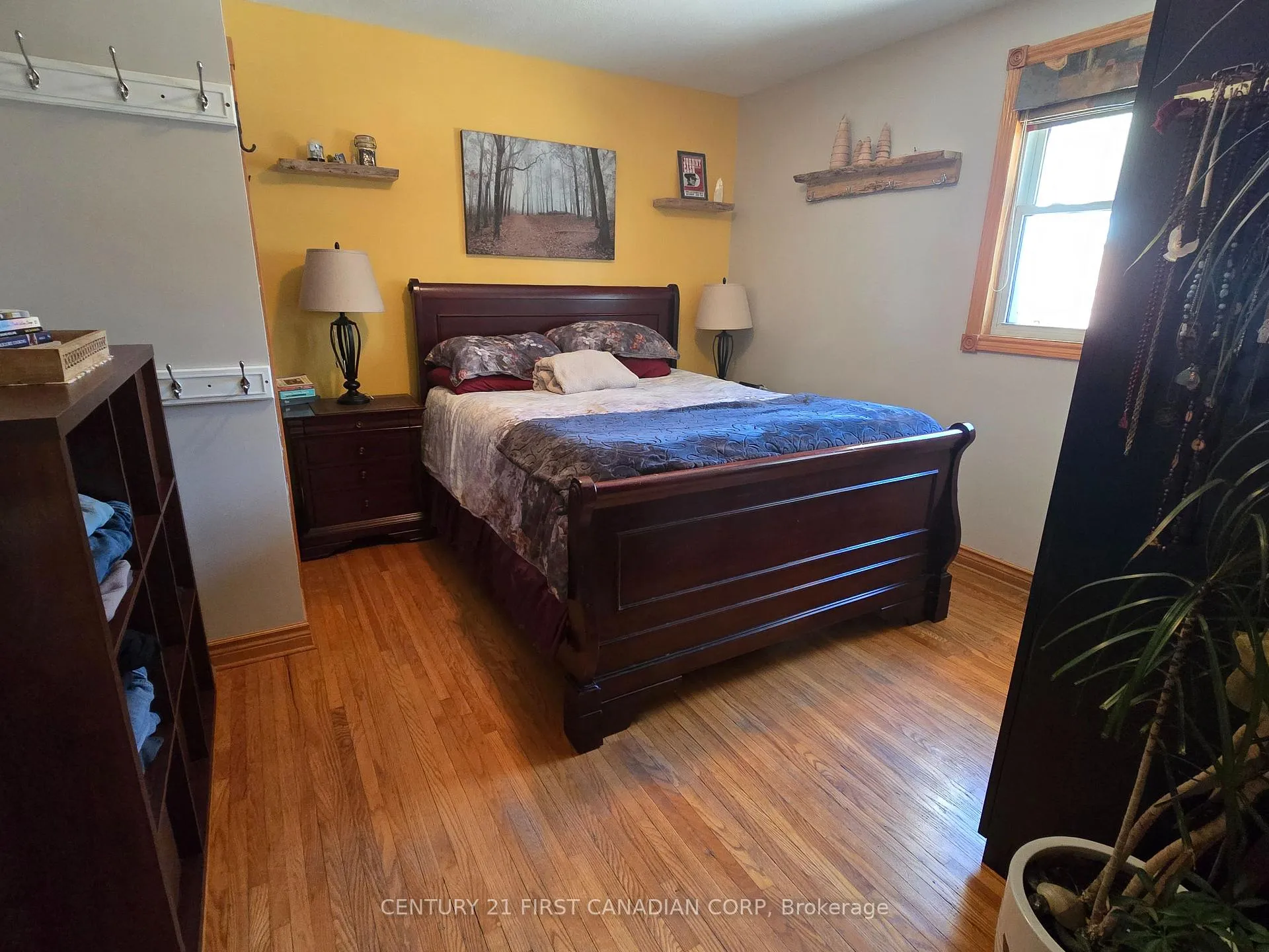 Photo 11 of 297 Alma Street, St. Thomas — HOMEH