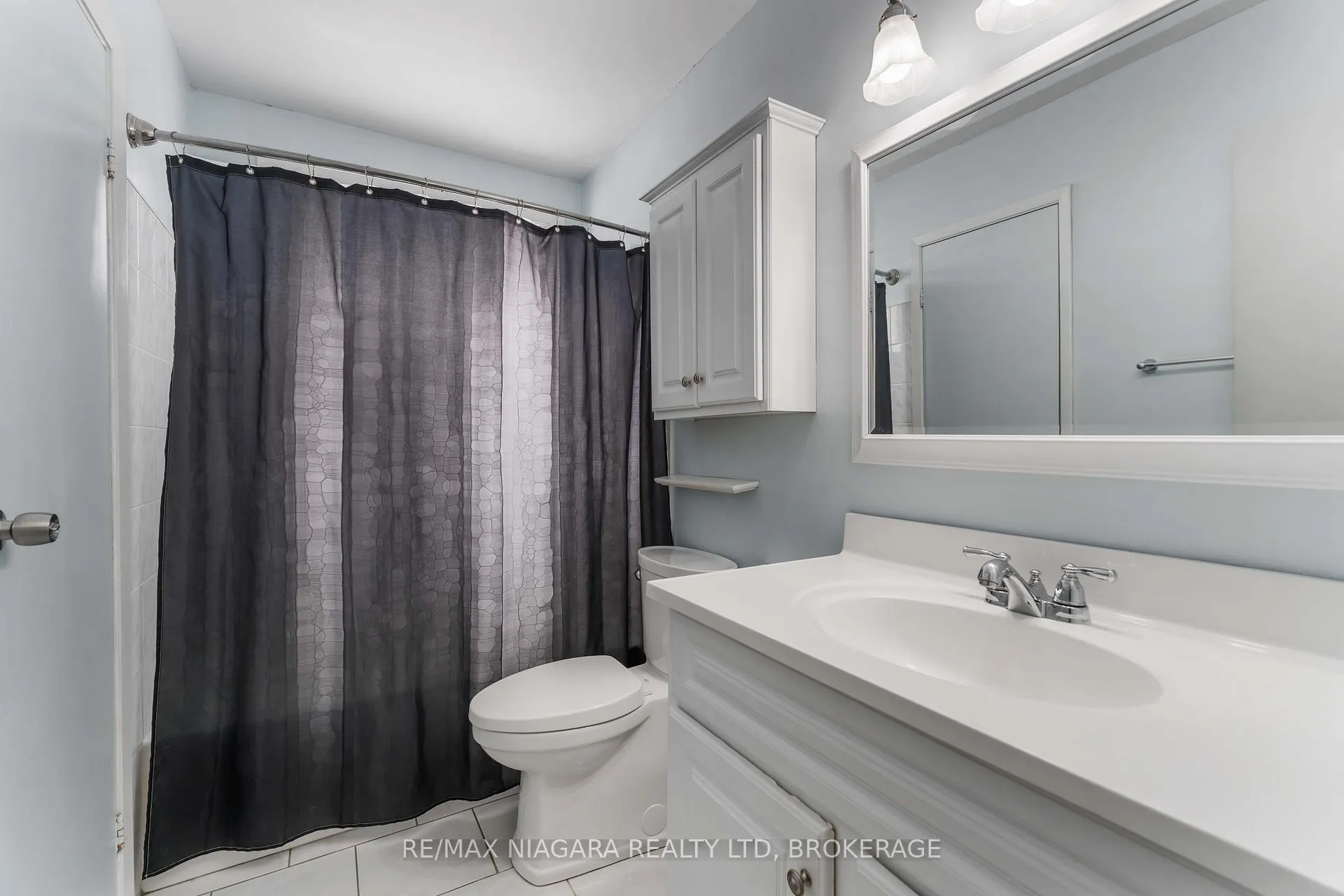 Photo 10 of 5 Thorncliff Drive, St. Catharines, Oakdale — HOMEH