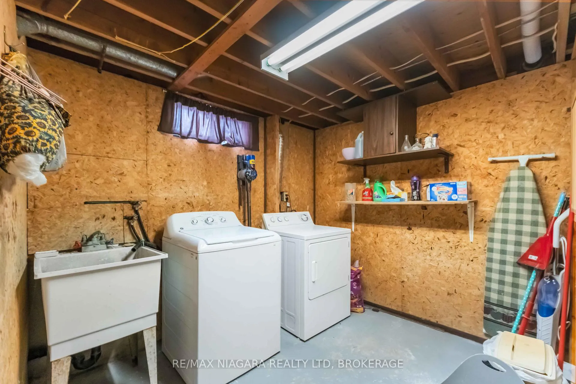 Photo 15 of 5 Thorncliff Drive, St. Catharines, Oakdale — HOMEH