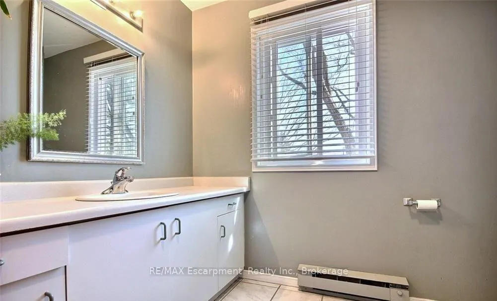 Photo 7 of Unit 6, 38 Elma Street, St. Catharines, Lakeport — HOMEH