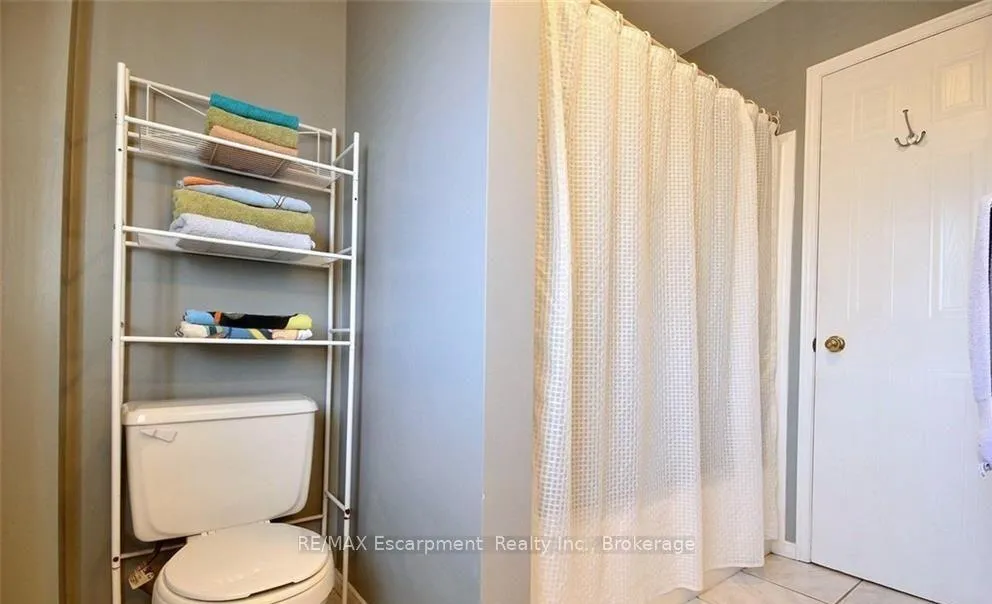 Photo 8 of Unit 6, 38 Elma Street, St. Catharines, Lakeport — HOMEH