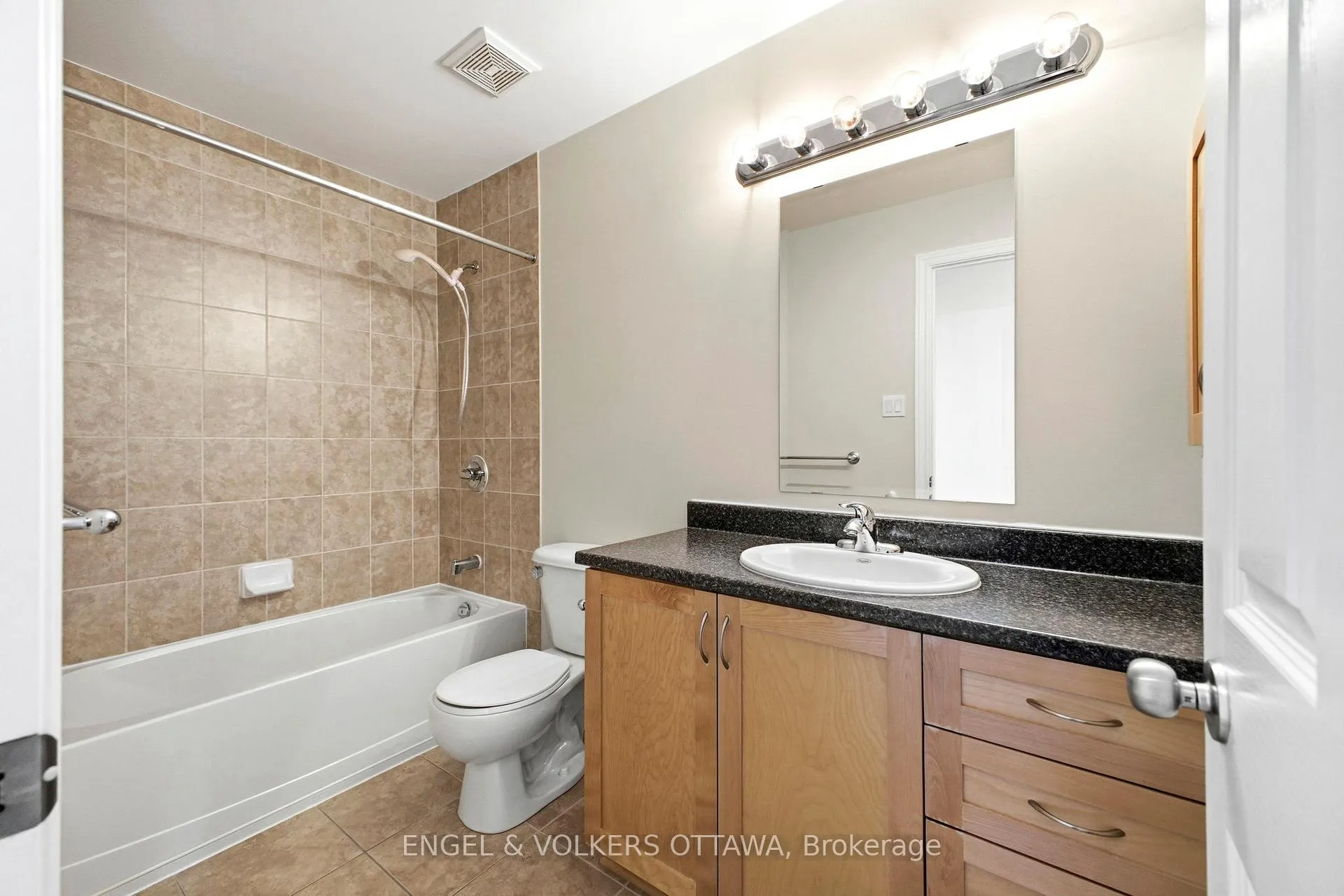 Photo 13 of 234 Branthaven Street, Ottawa, Avalon East — HOMEH