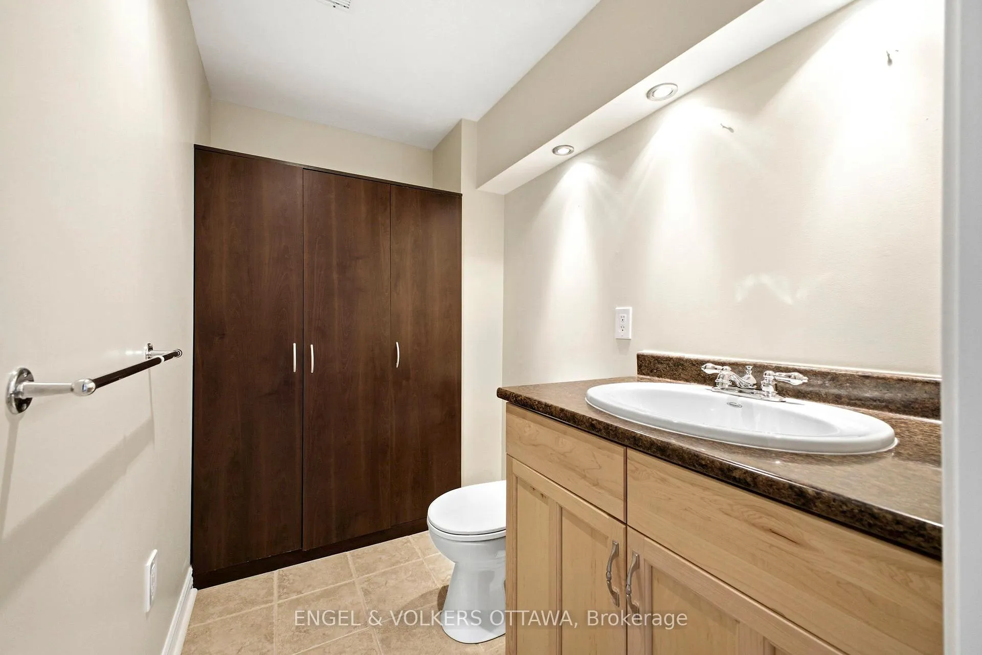 Photo 14 of 234 Branthaven Street, Ottawa, Avalon East — HOMEH