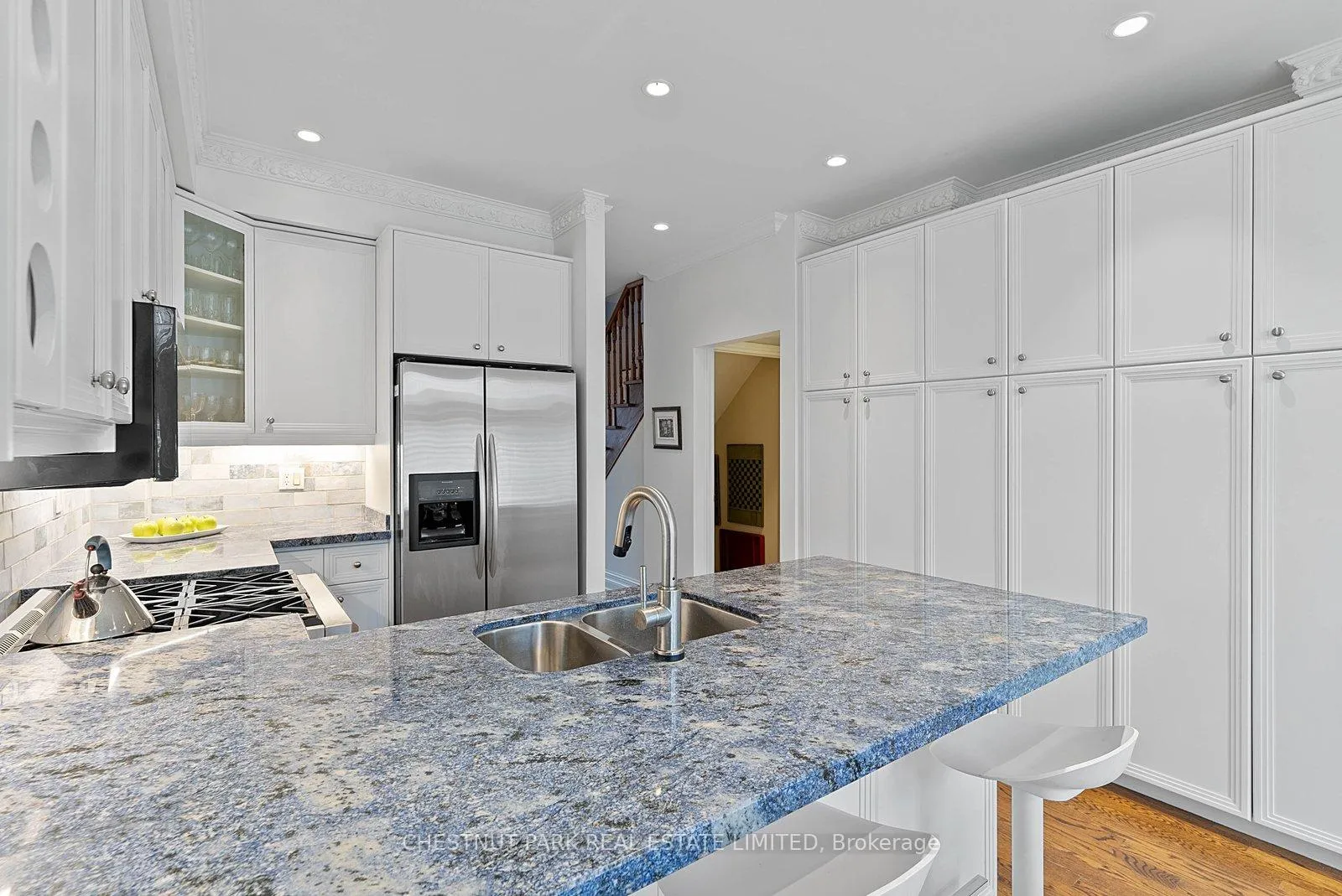 Photo 10 of 21 Castlefield Avenue, Toronto, Yonge-Eglinton — HOMEH