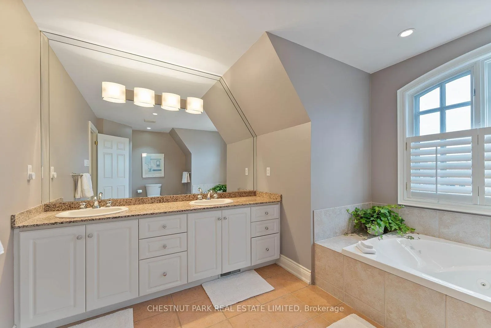 Photo 23 of 21 Castlefield Avenue, Toronto, Yonge-Eglinton — HOMEH