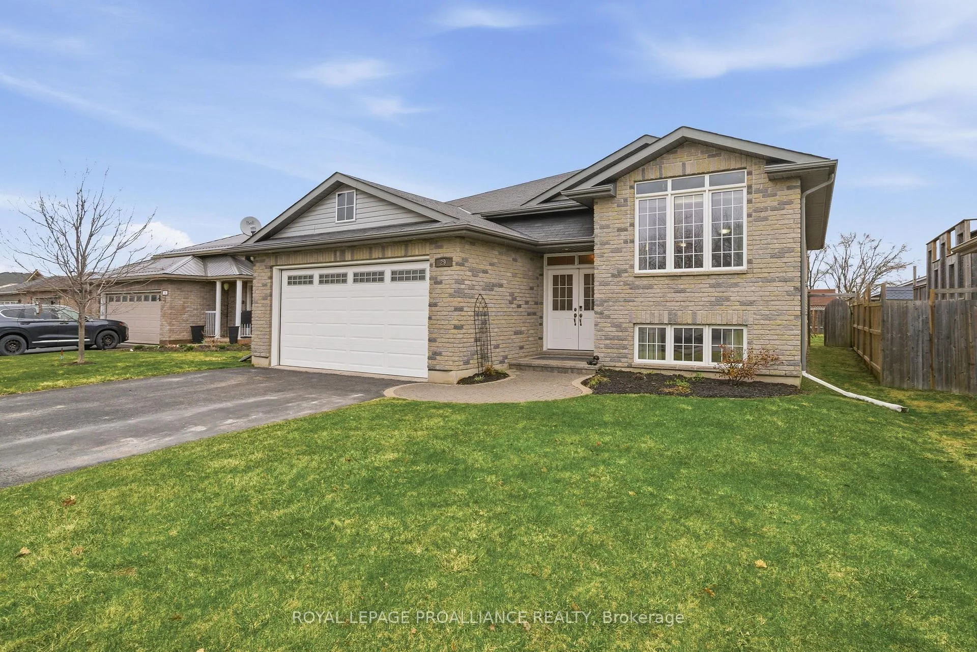 Photo 1 of 29 Ridgeview Lane, Quinte West, Sidney Ward — HOMEH