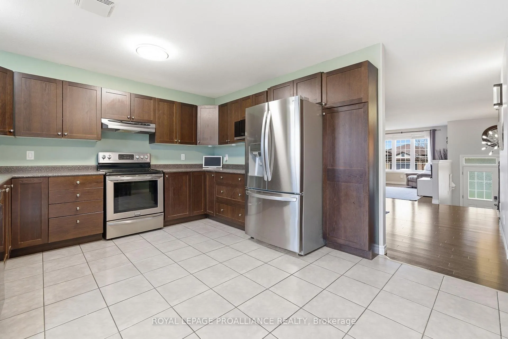 Photo 12 of 29 Ridgeview Lane, Quinte West, Sidney Ward — HOMEH