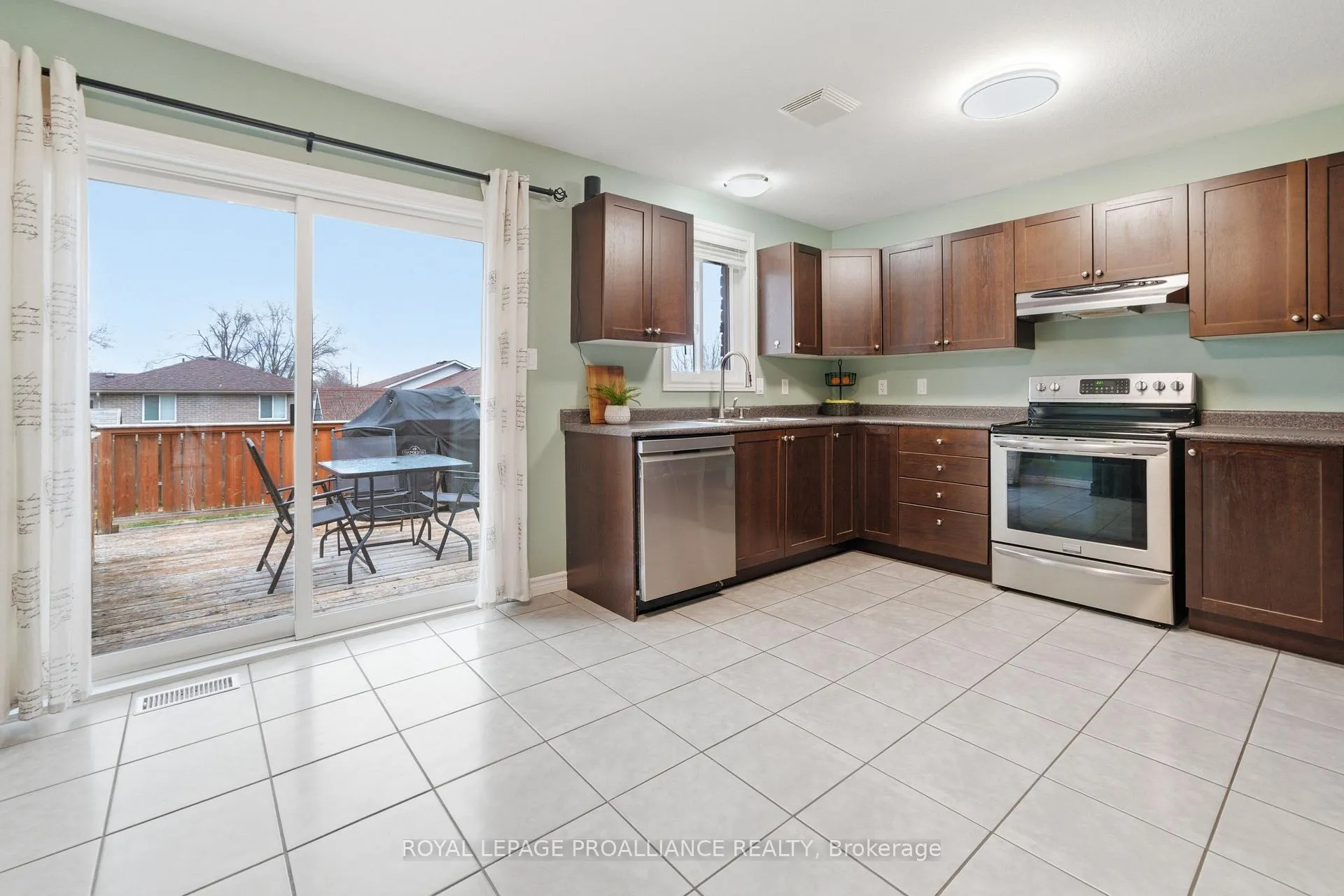 Photo 13 of 29 Ridgeview Lane, Quinte West, Sidney Ward — HOMEH